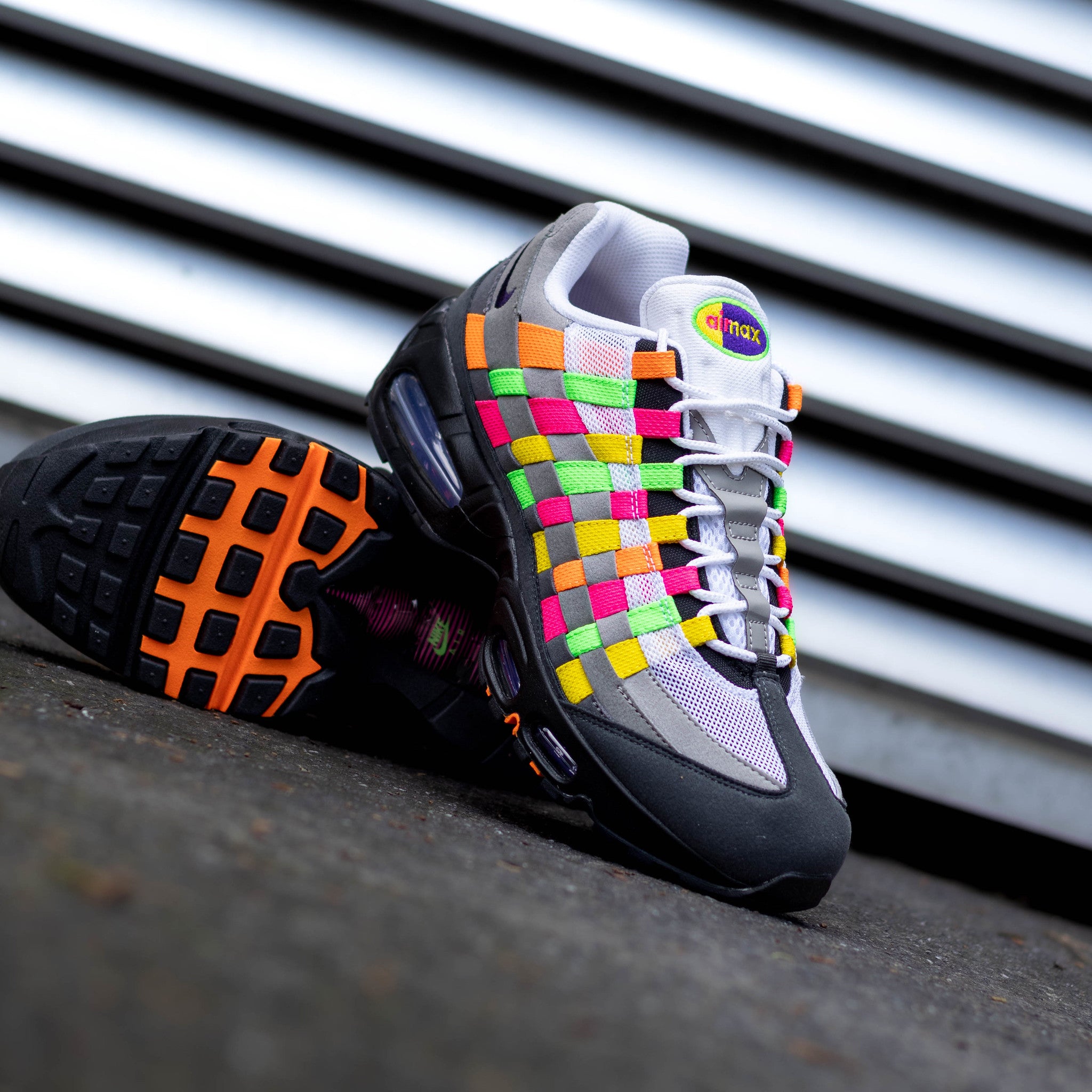 NIKE AIR MAX 95 WOVEN HYPER PINK AND GREEN STRIKE