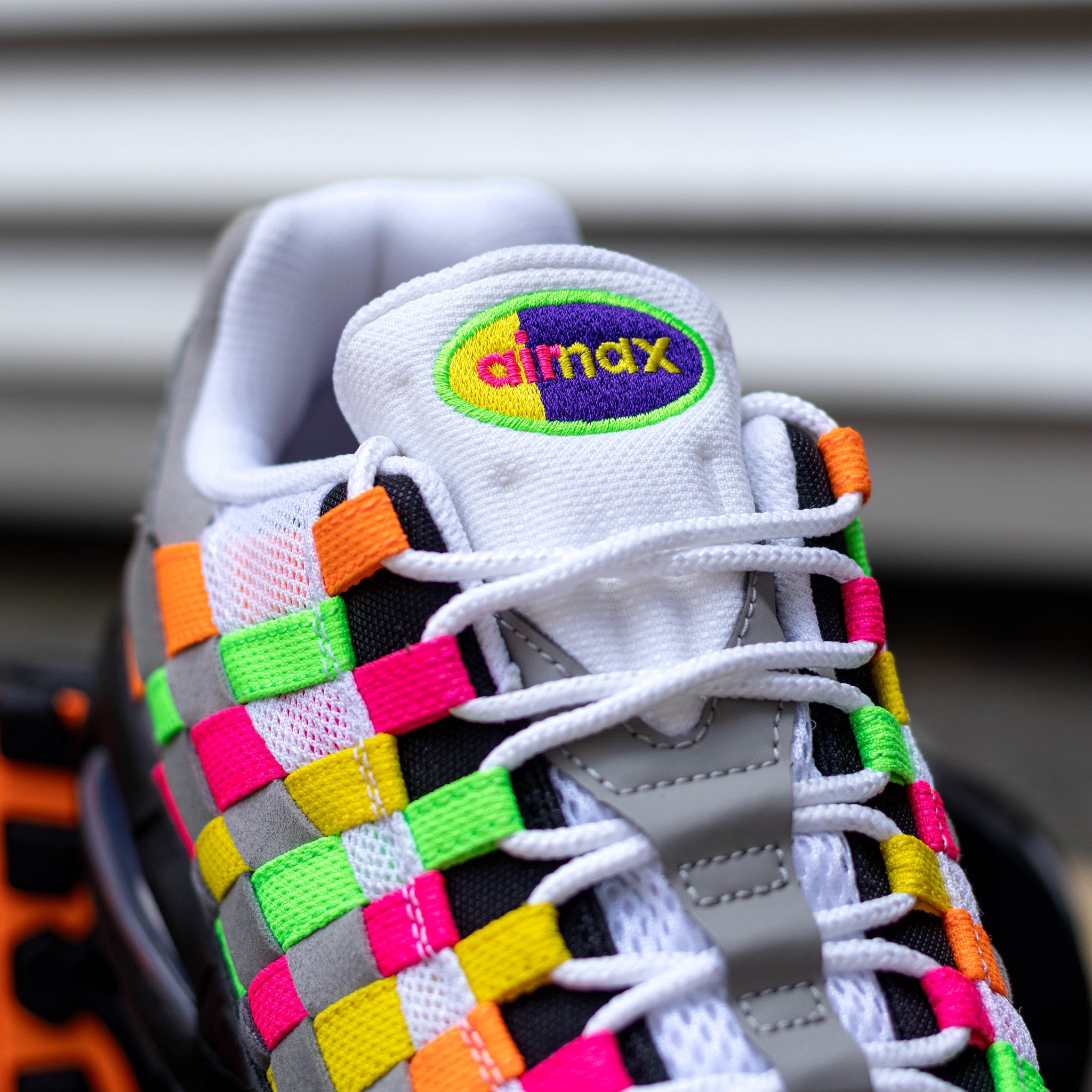 NIKE AIR MAX 95 WOVEN HYPER PINK AND GREEN STRIKE