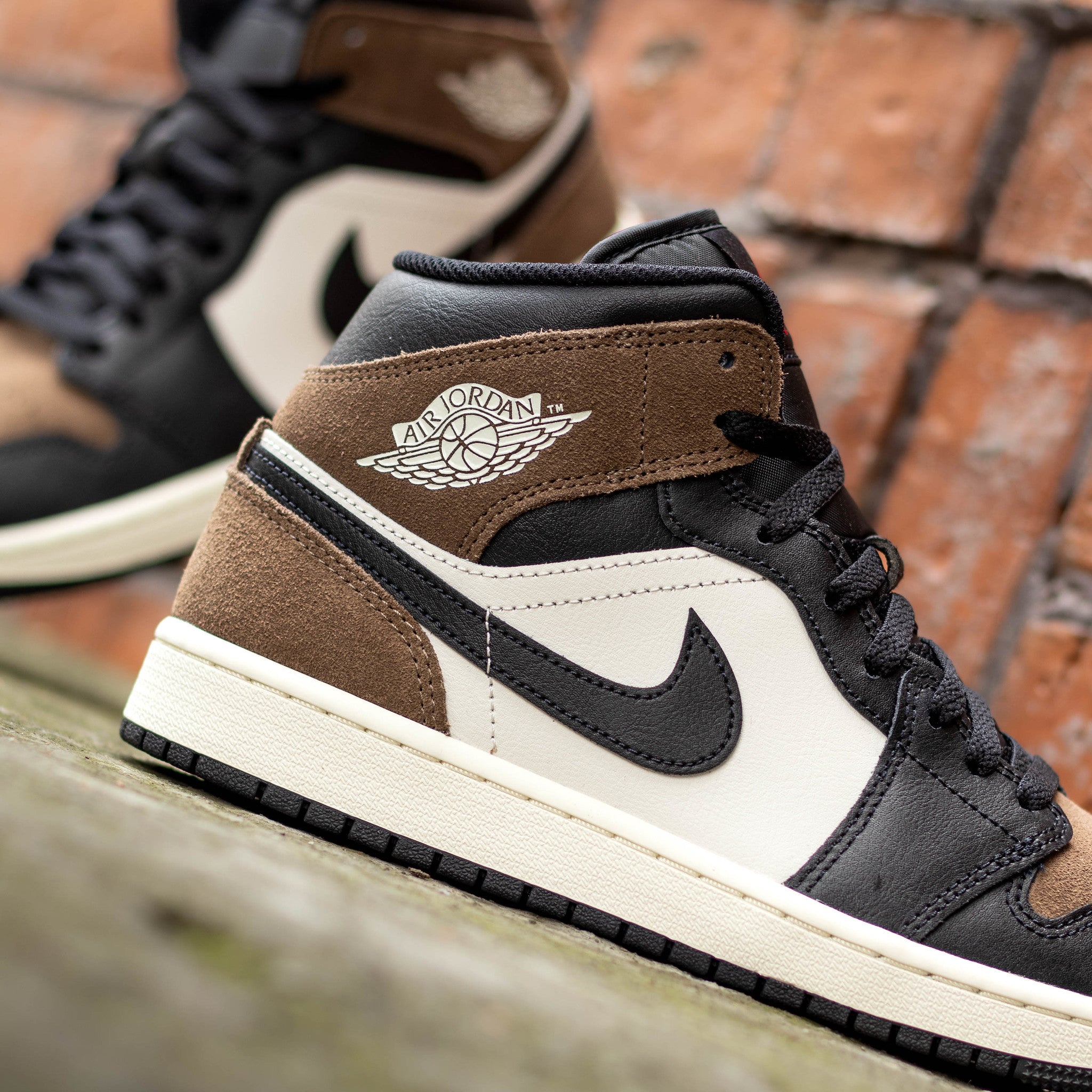 AIR JORDAN 1 MID PALOMINO