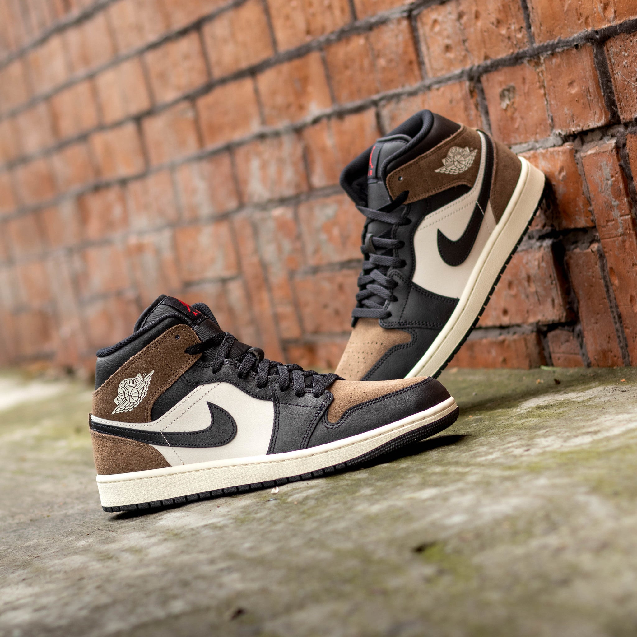 AIR JORDAN 1 MID PALOMINO
