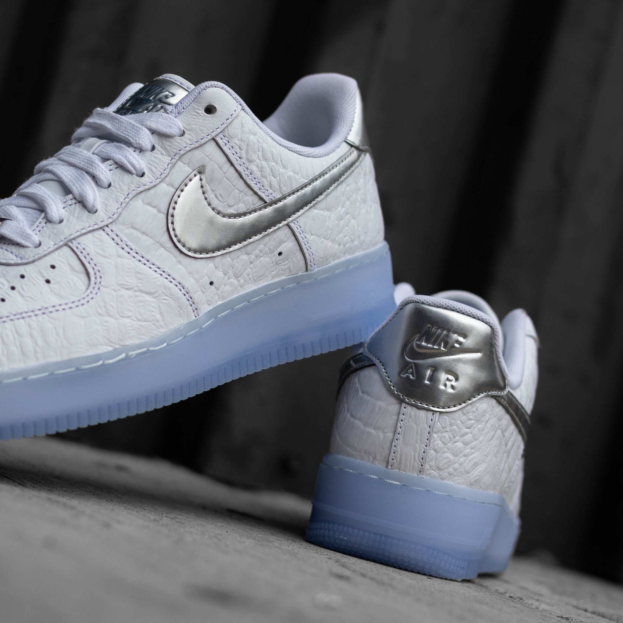 NIKE AIR FORCE ONE LOW CROC WHITE SILVER