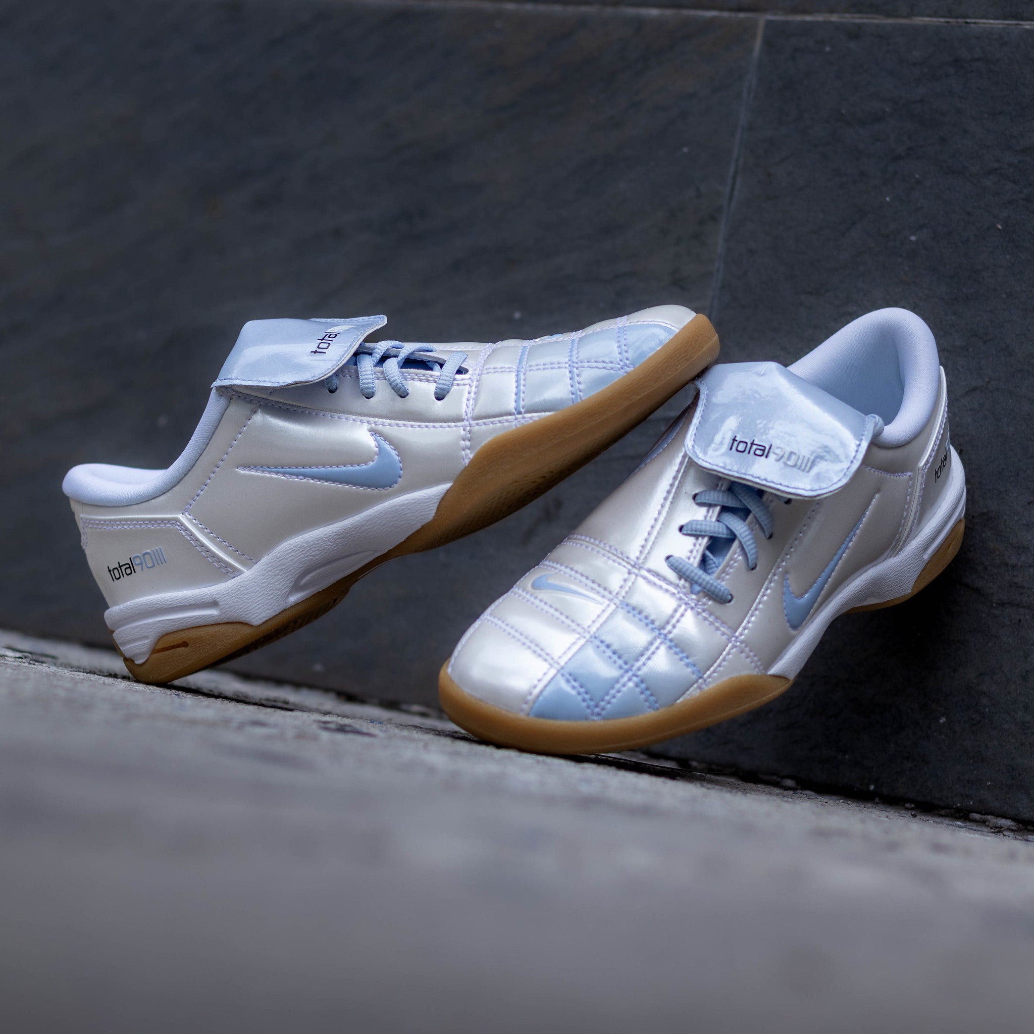 NIKE TOTAL 90 BLUE WHITE GUM W