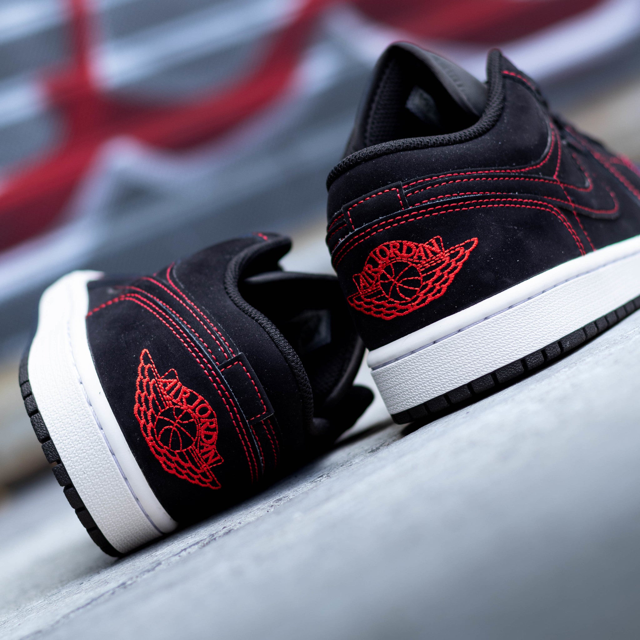 AIR JORDAN 1 LOW BLOODLINE