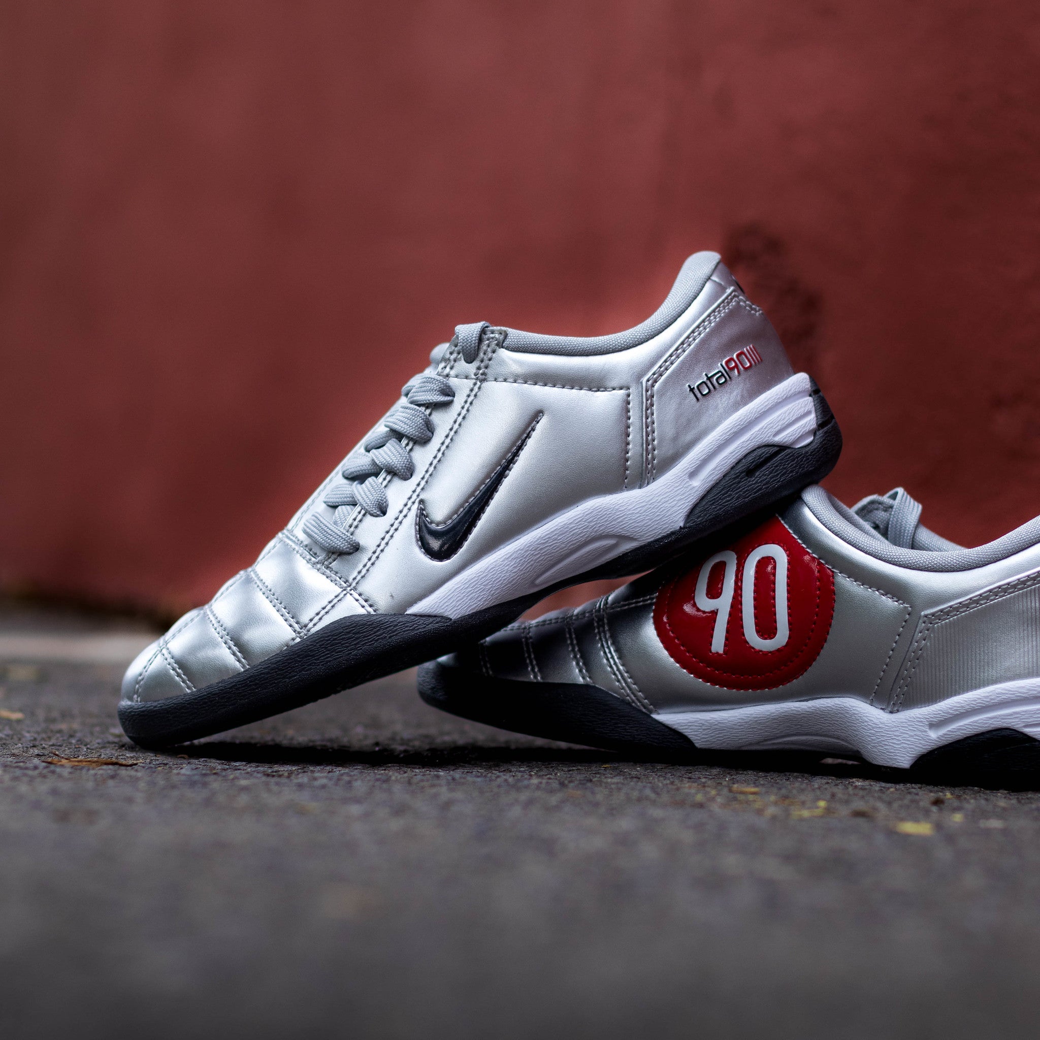NIKE TOTAL 90 METALLIC SILVER W