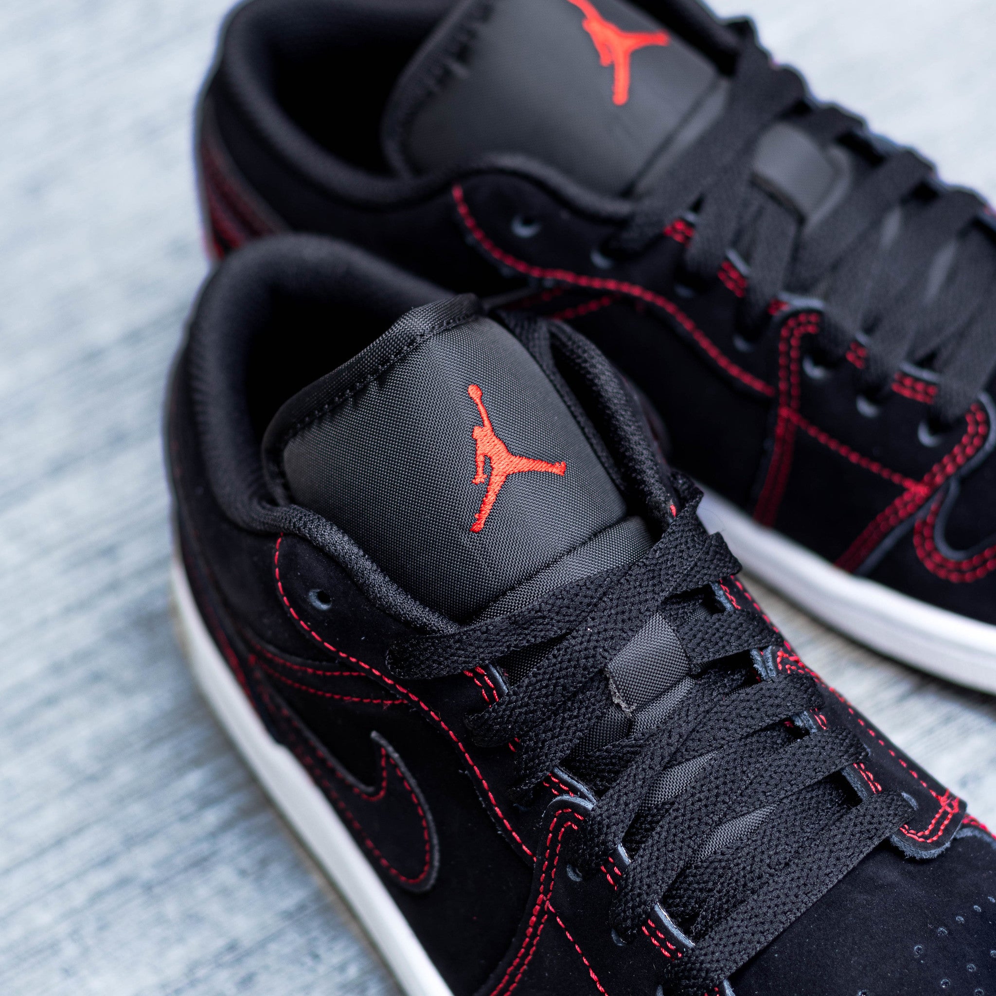 AIR JORDAN 1 LOW BLOODLINE