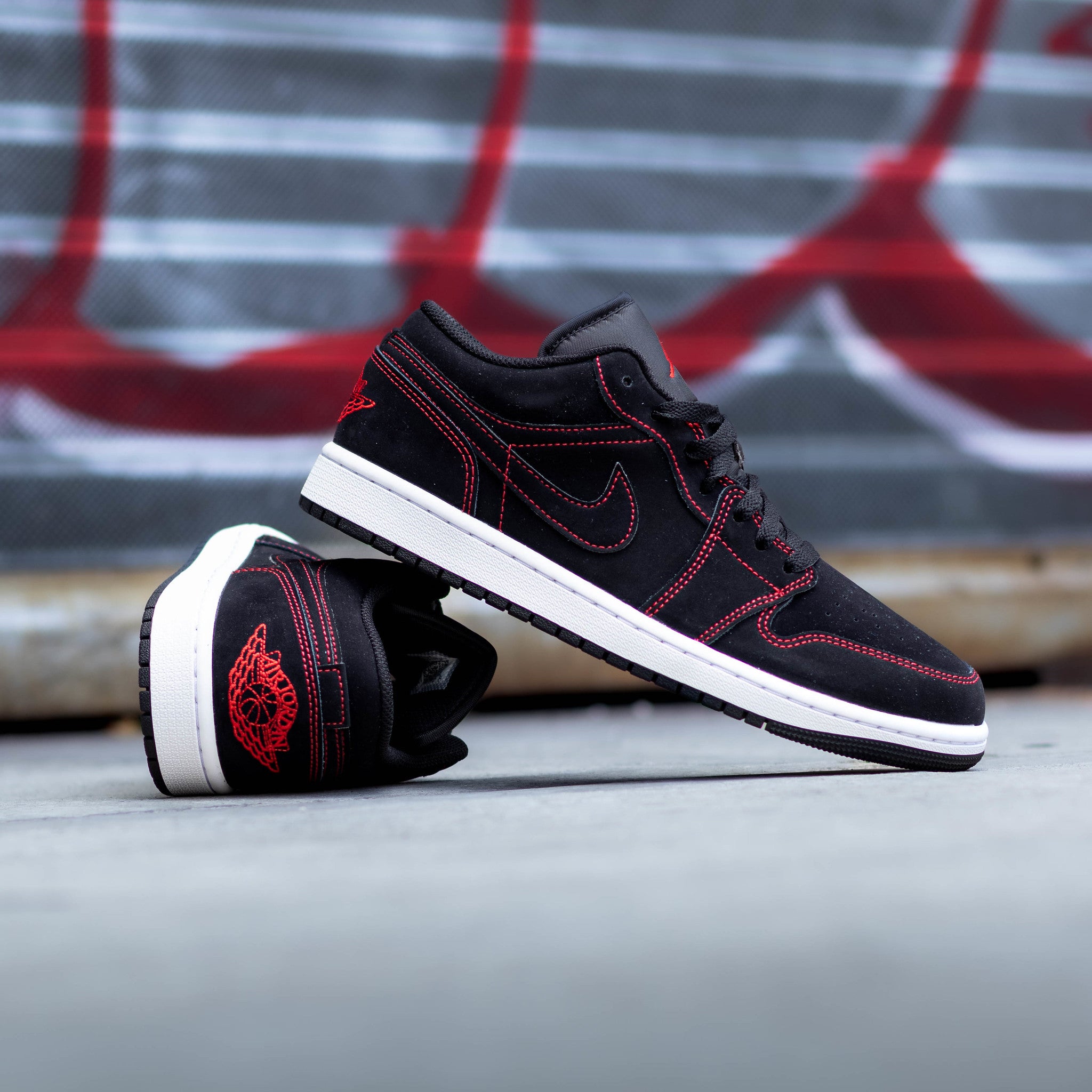 AIR JORDAN 1 LOW BLOODLINE