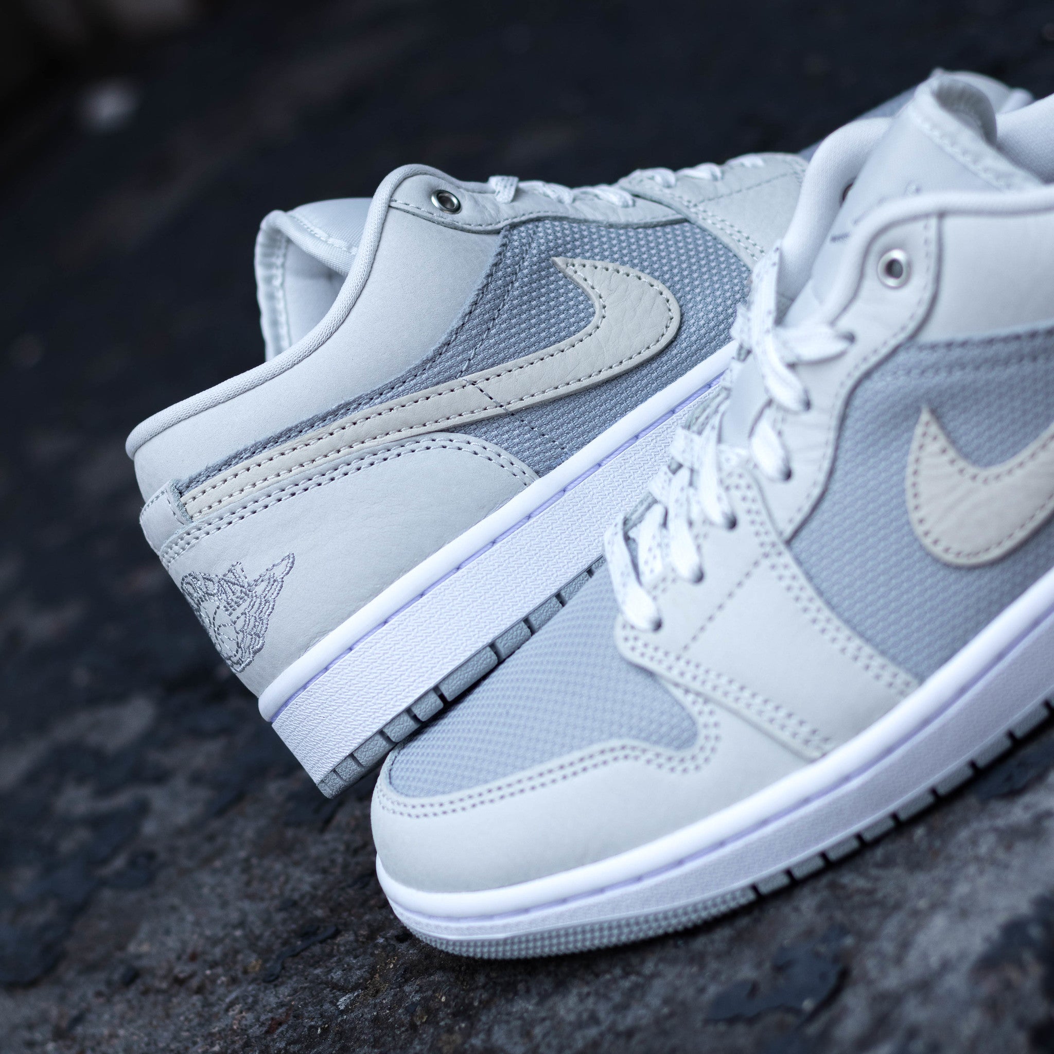 AIR JORDAN 1 LOW SOFT GREY SMOKE
