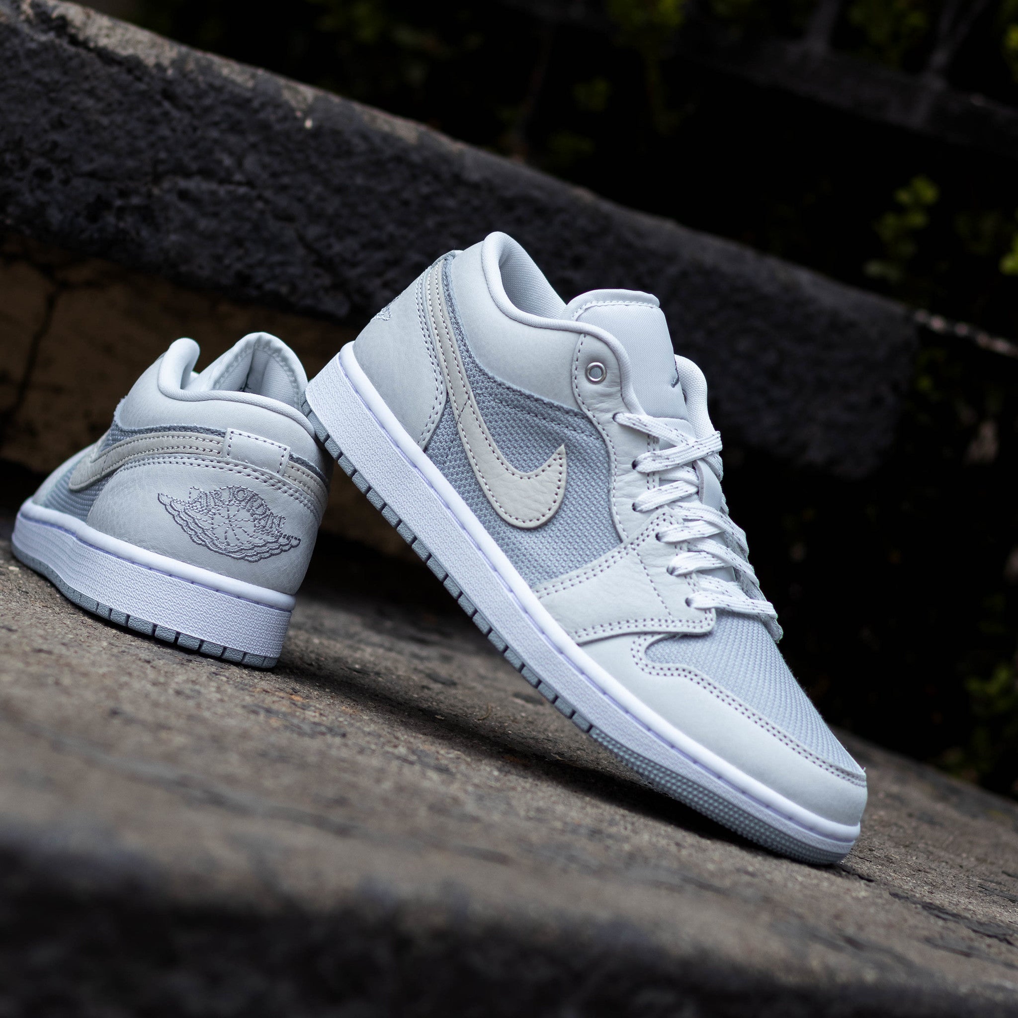AIR JORDAN 1 LOW SOFT GREY SMOKE