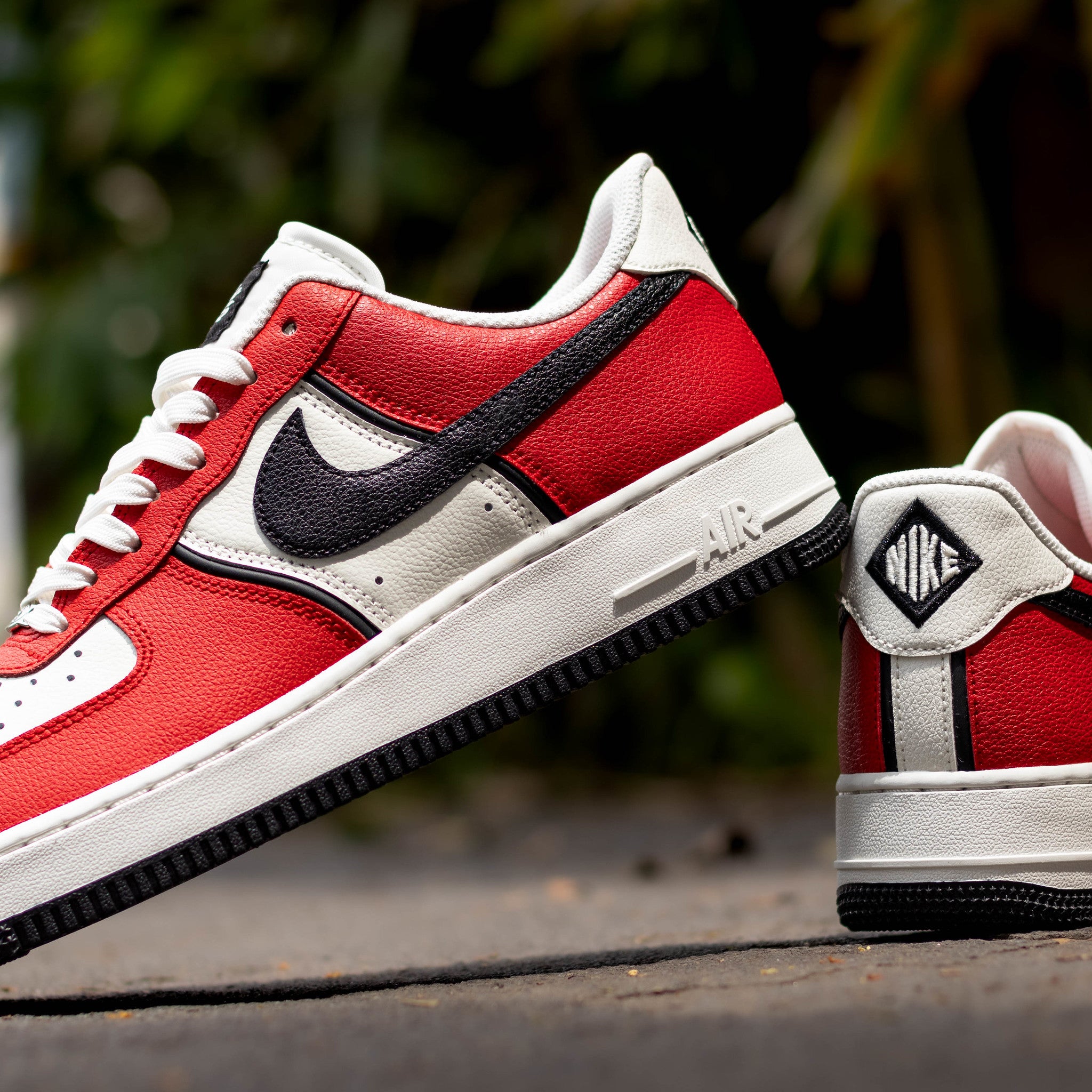 NIKE AIR FORCE ONE LOW SPORT WHITE RED