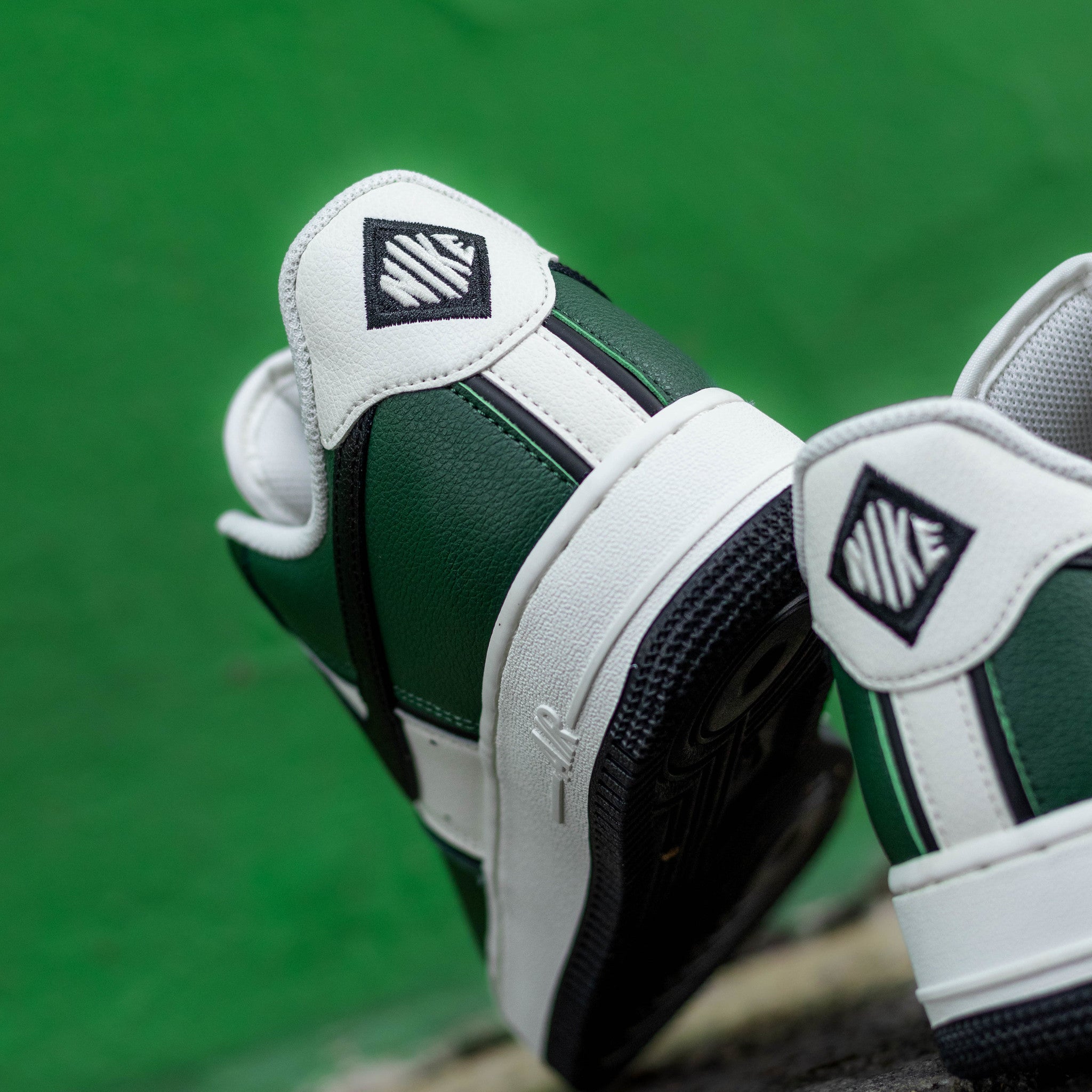 NIKE AIR FORCE ONE LOW SPORT WHITE GREEN