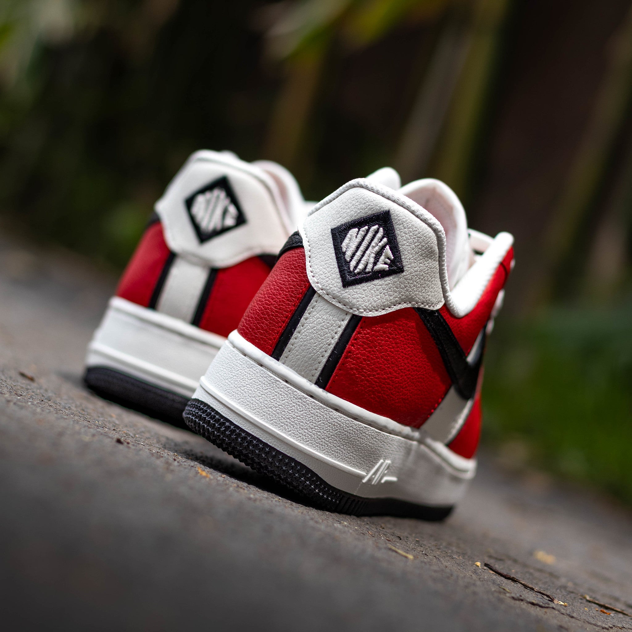 NIKE AIR FORCE ONE LOW SPORT WHITE RED