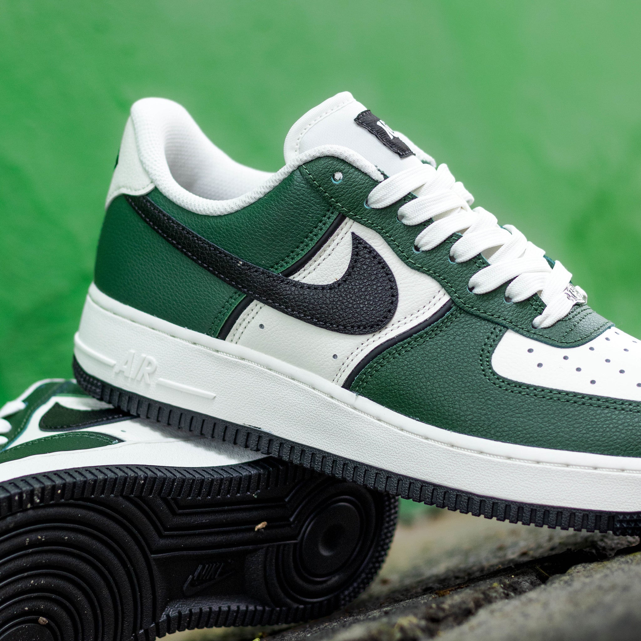 NIKE AIR FORCE ONE LOW SPORT WHITE GREEN
