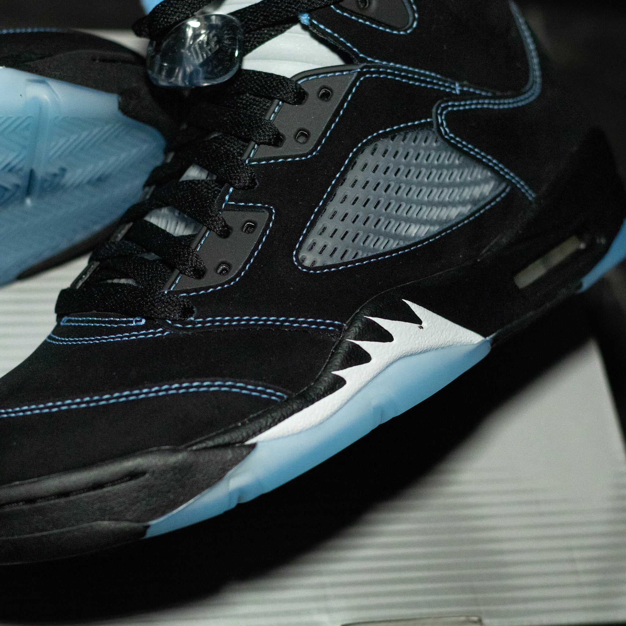 AIR JORDAN 5 BLACK CAROLINAA