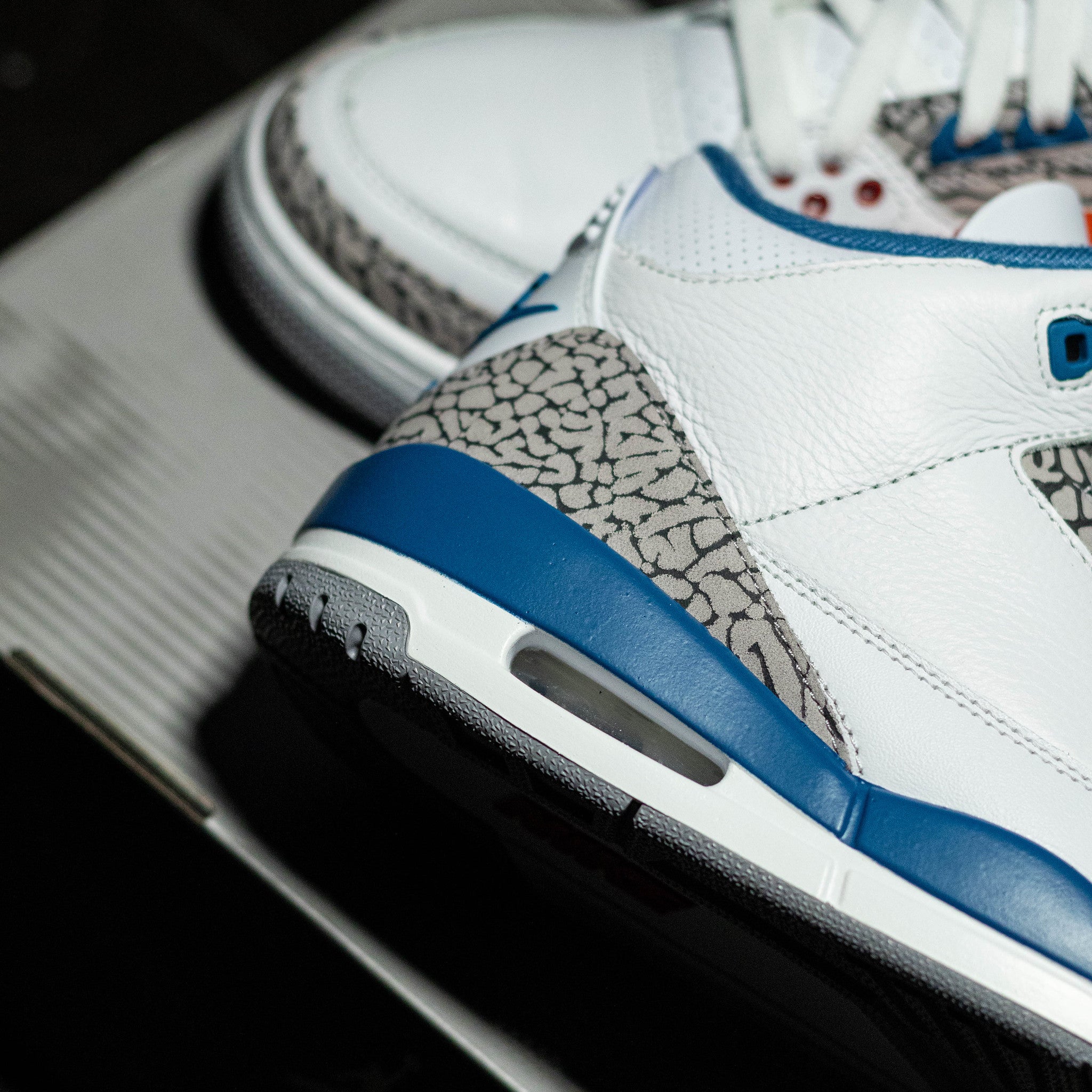 AIR JORDAN 3 TRUE BLUE