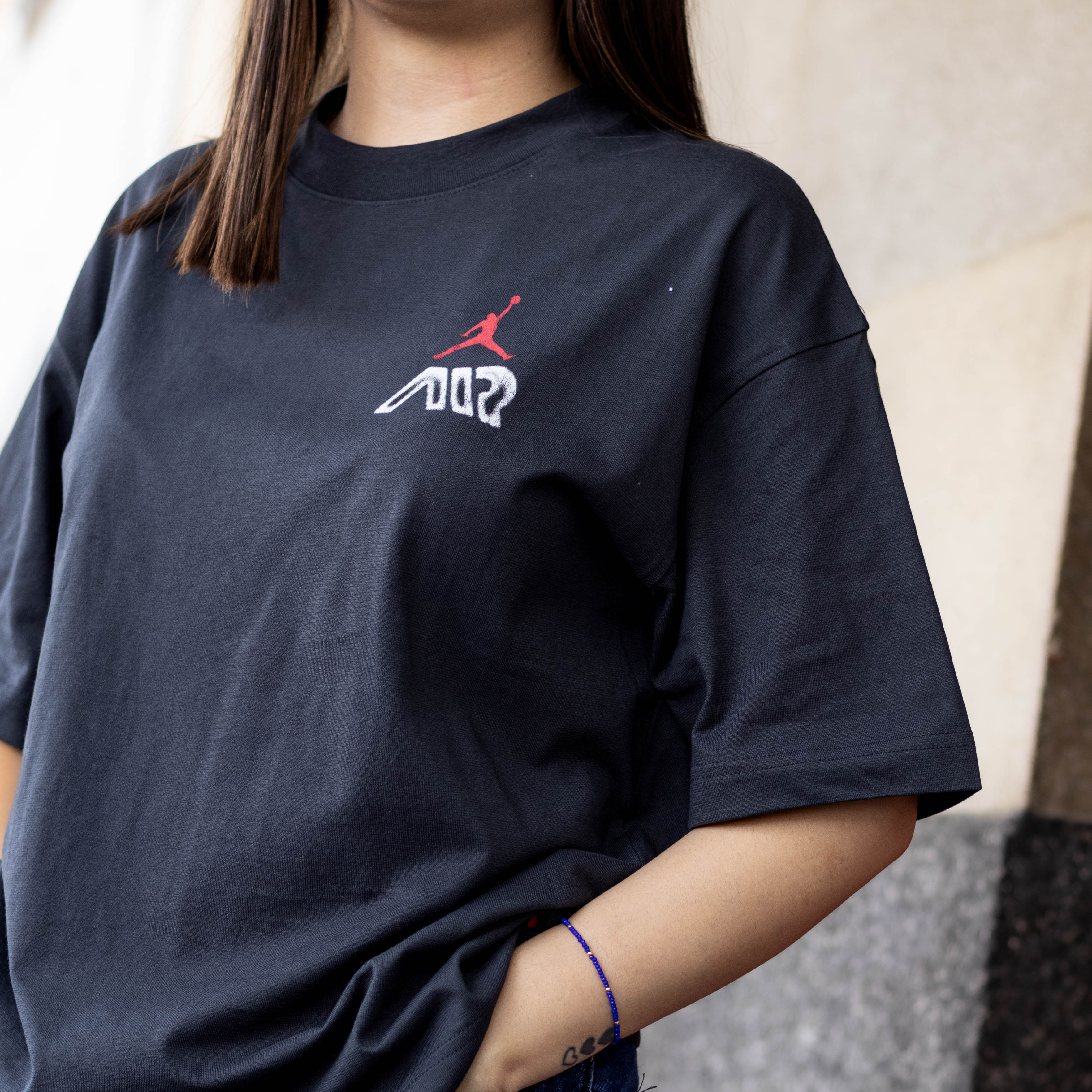JORDAN TEE BLACK J1 WINGS