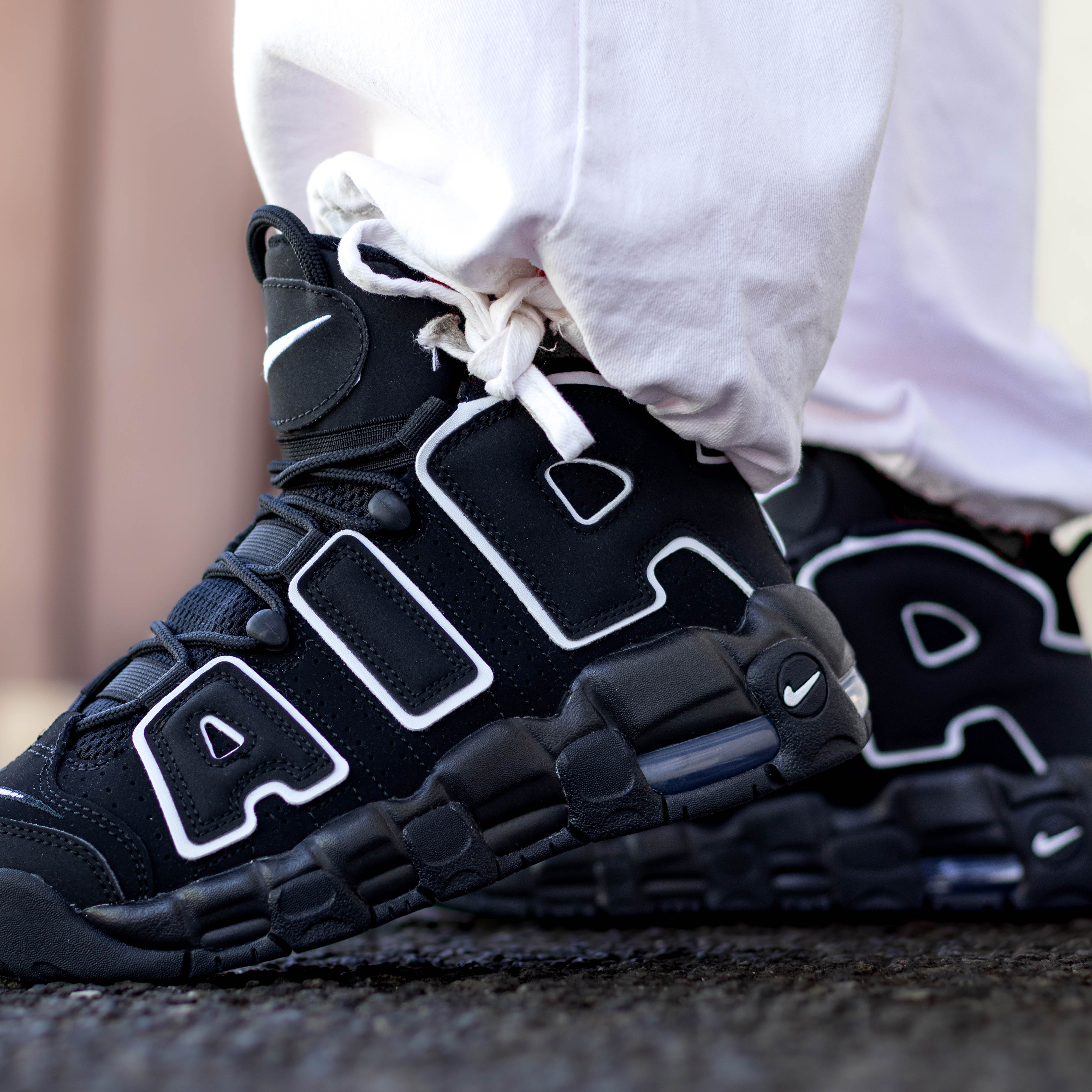 NIKE AIR MORE UPTEMPO BLACK WHITE GS