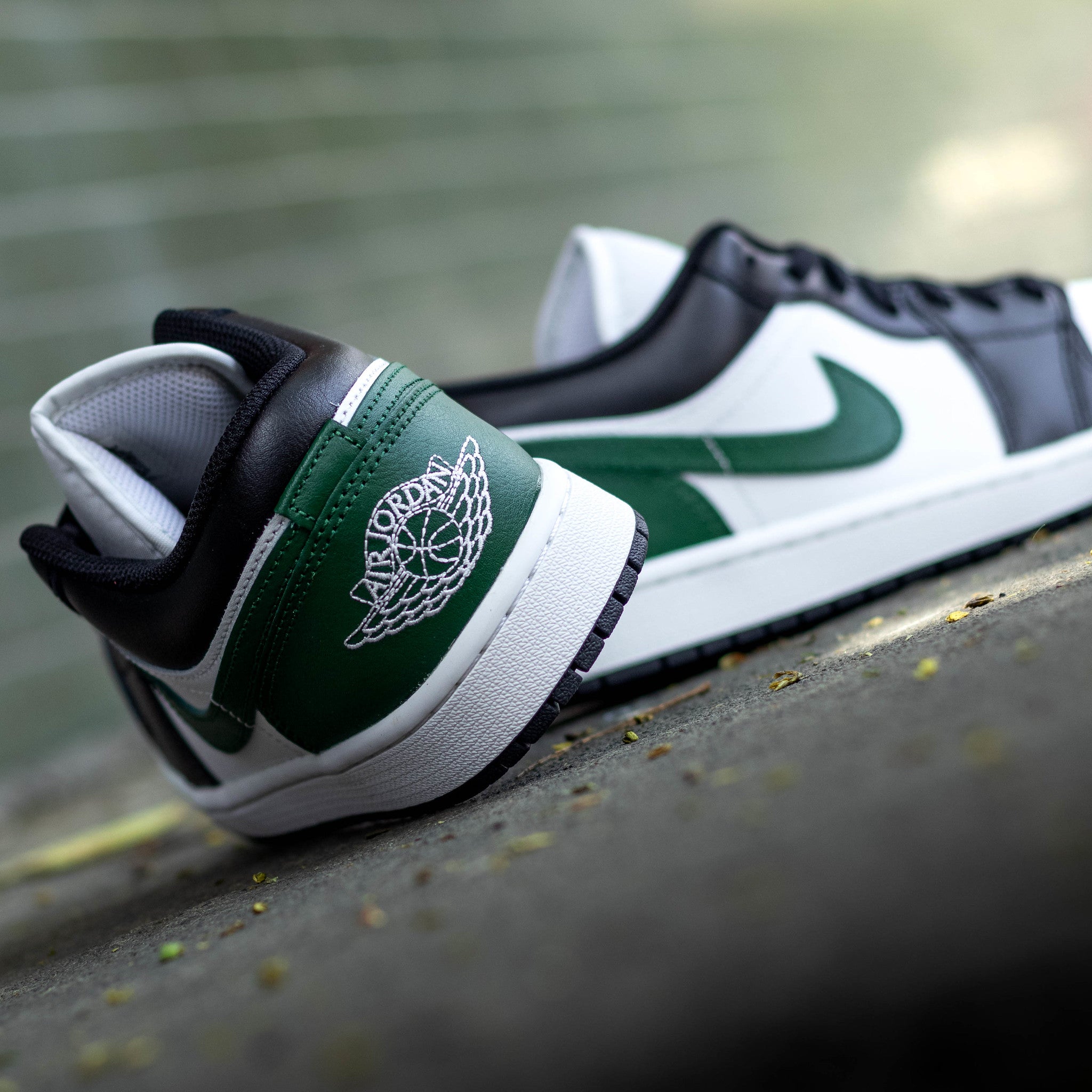 AIR JORDAN 1 LOW GORGE GREEN WHITE