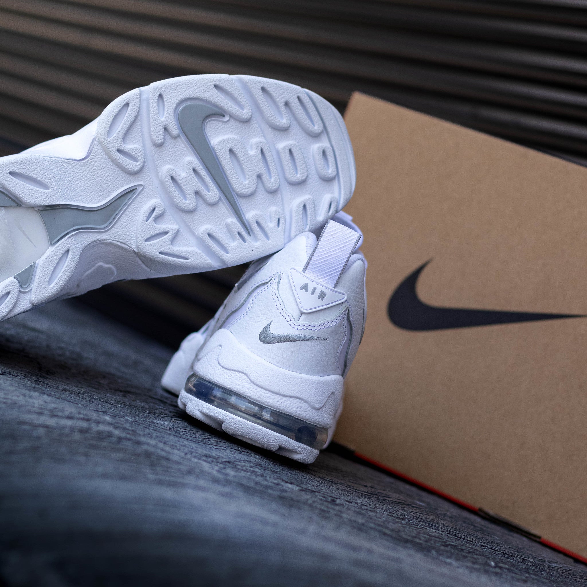 NIKE AIR DIAMOND TURF MAX 96 LOW WHITE