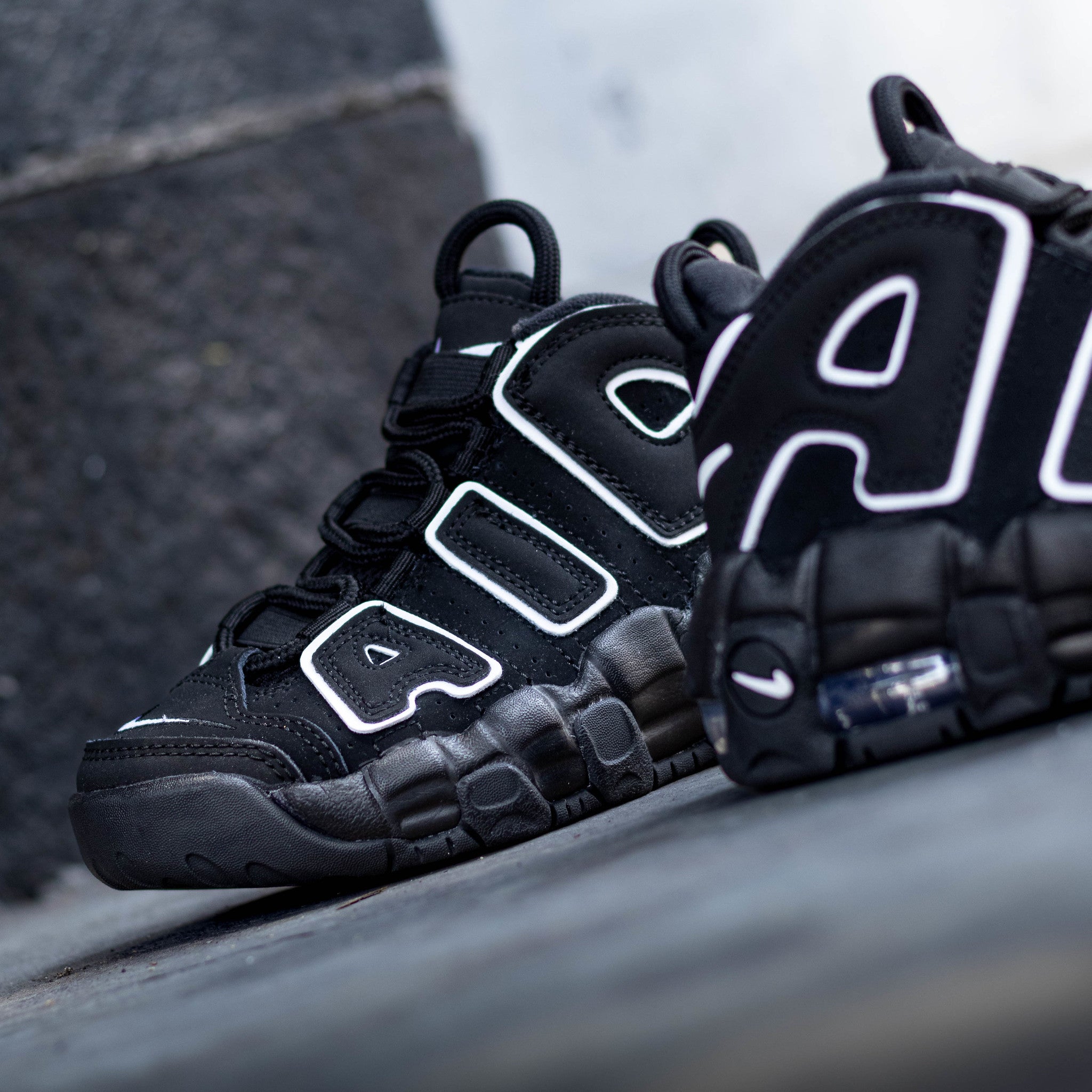 NIKE AIR MORE UPTEMPO BLACK WHITE PS