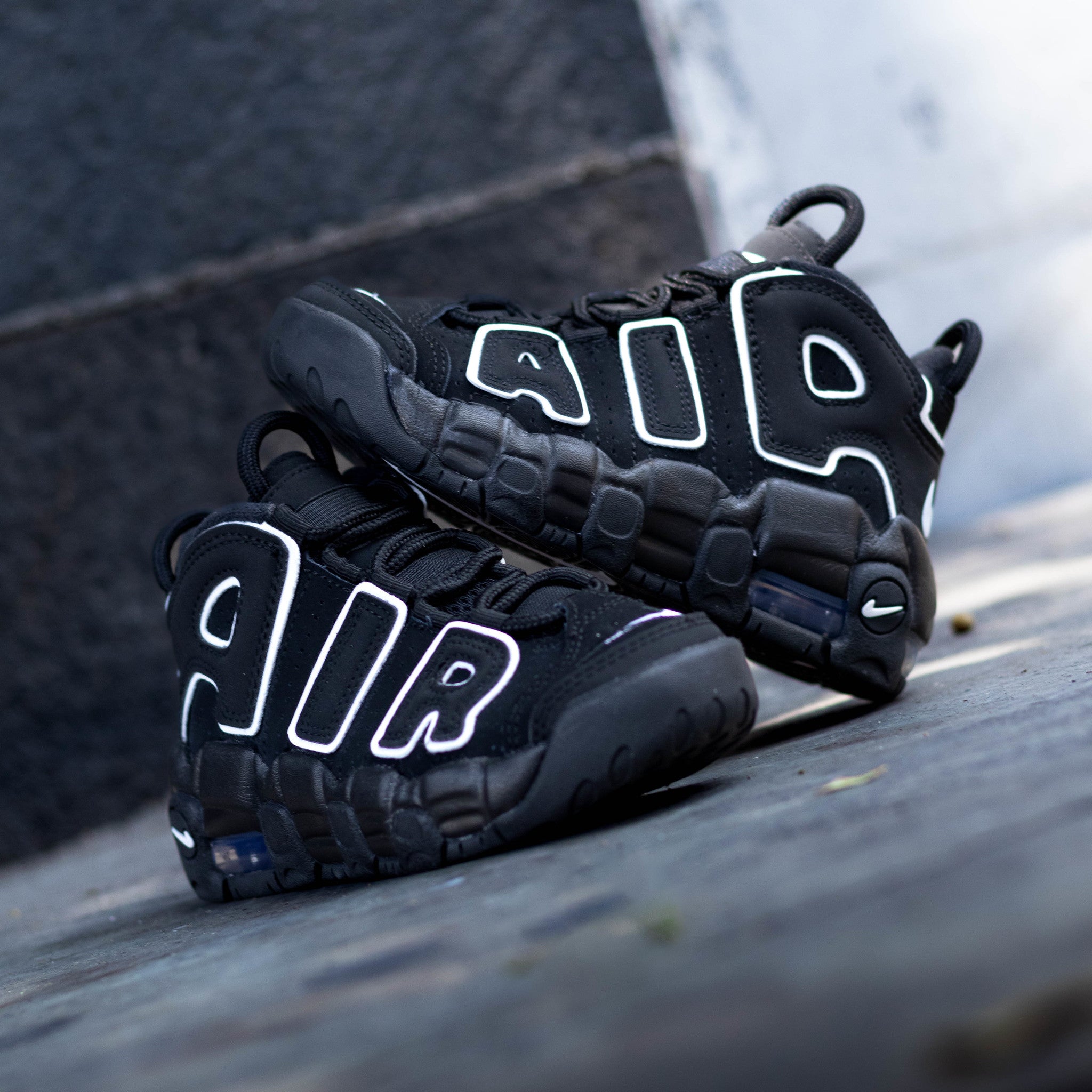 NIKE AIR MORE UPTEMPO BLACK WHITE PS
