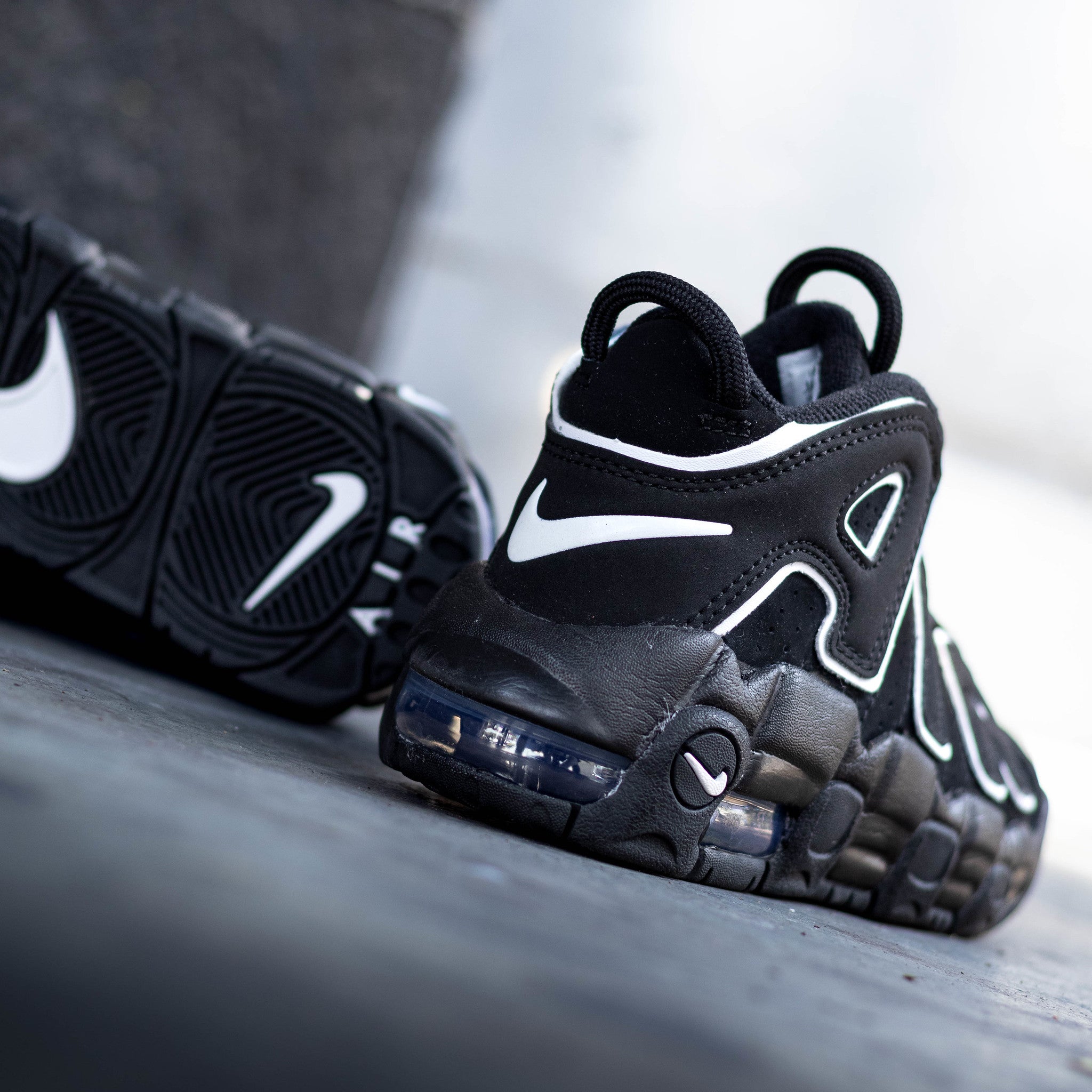 NIKE AIR MORE UPTEMPO BLACK WHITE PS