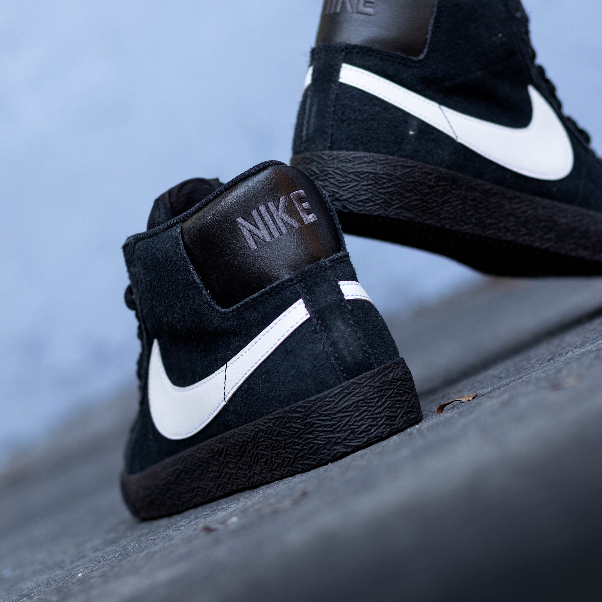 NIKE SB ZOOM BLAZER MID BLACK WHITE