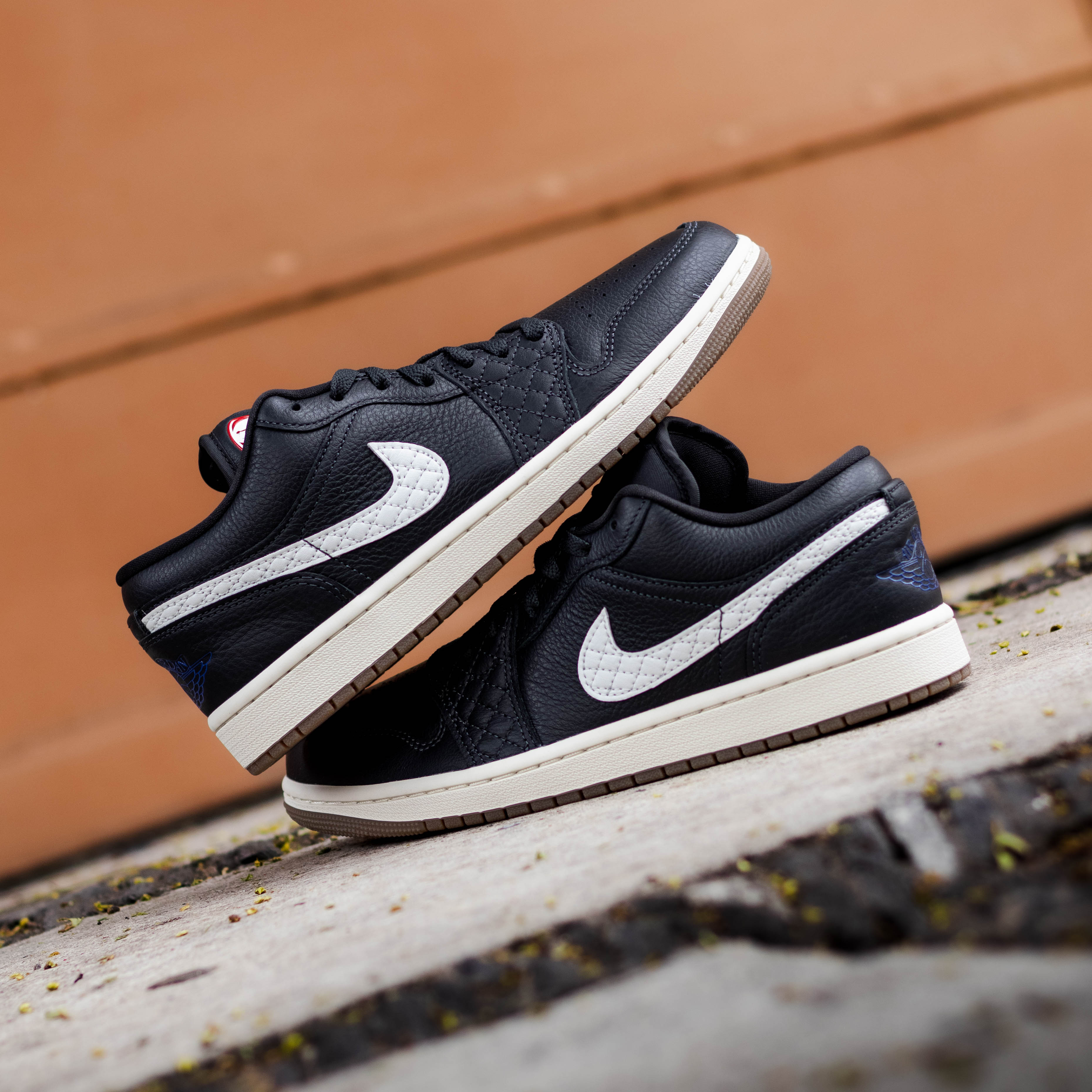 AIR JORDAN 1 LOW FOOTBALL BLACK