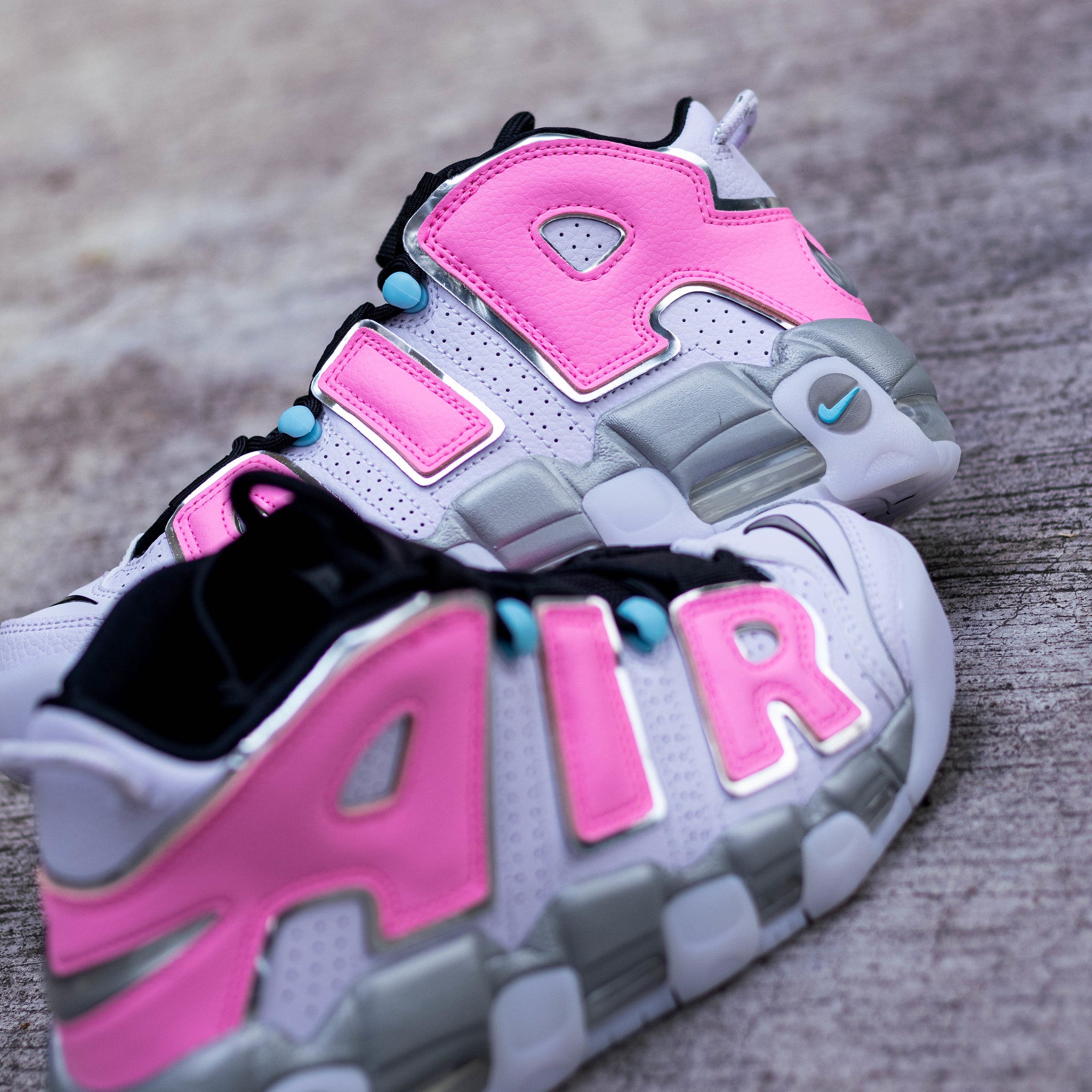 NIKE AIR MORE UPTEMPO METALLIC PINK W