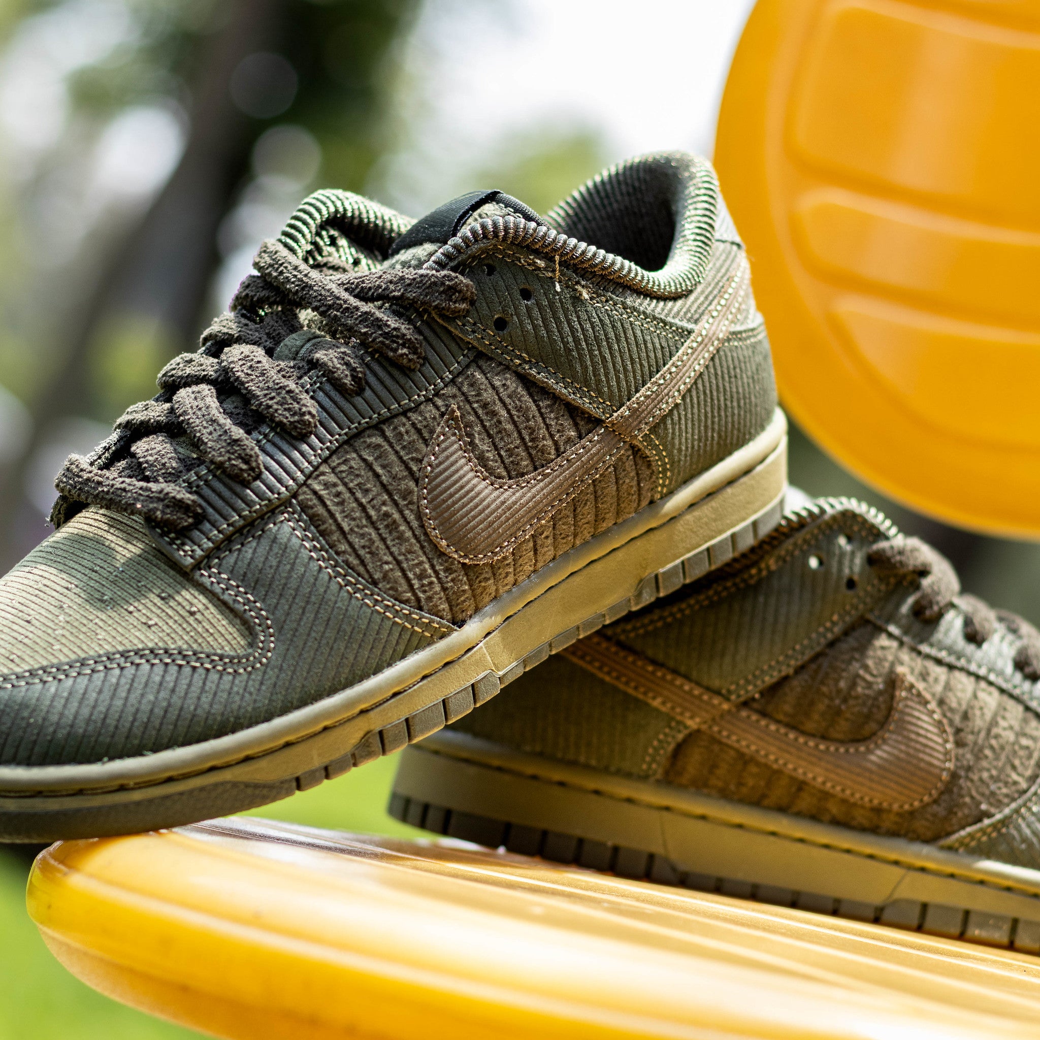 NIKE DUNK LOW PRM CARGO KHAKI