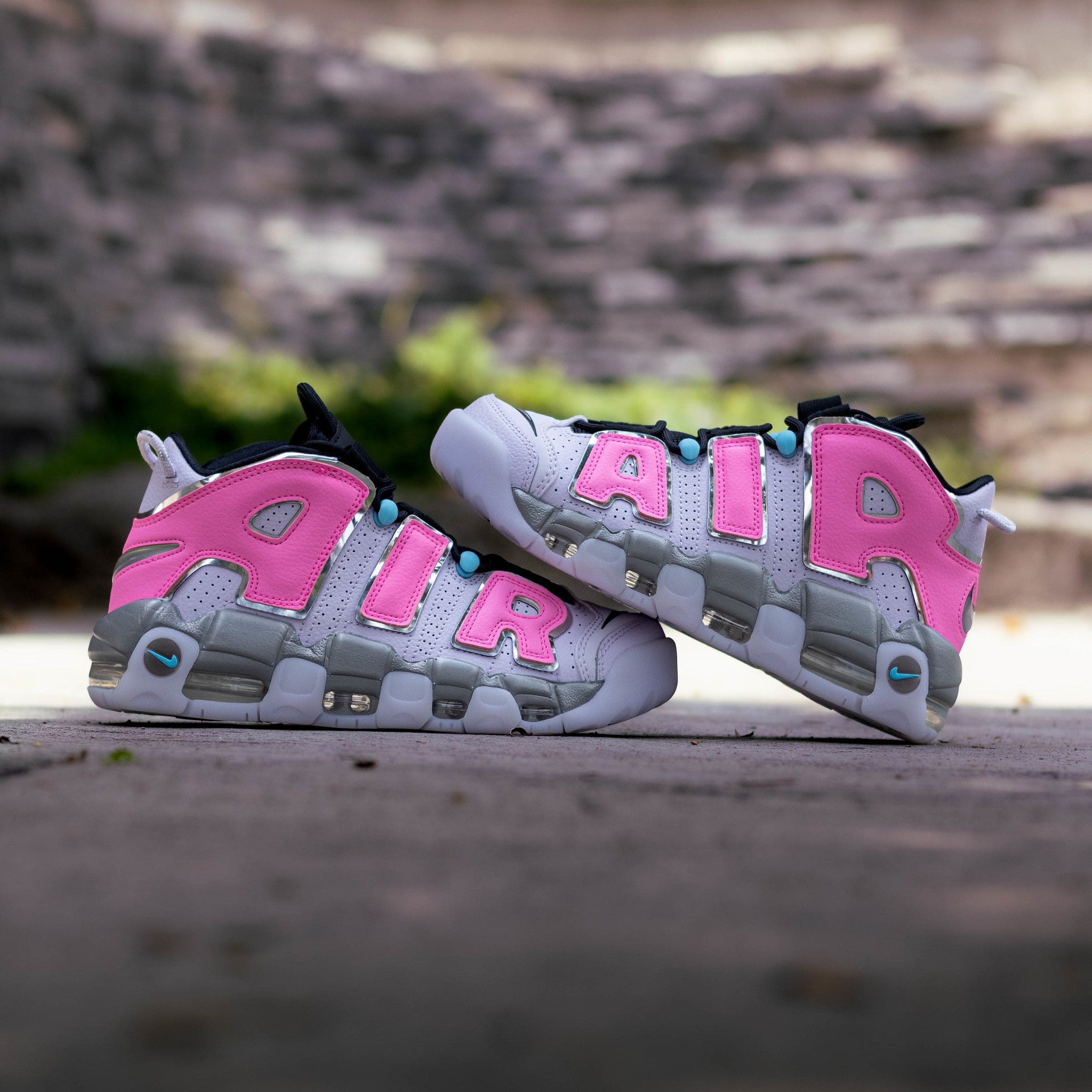 NIKE AIR MORE UPTEMPO METALLIC PINK W