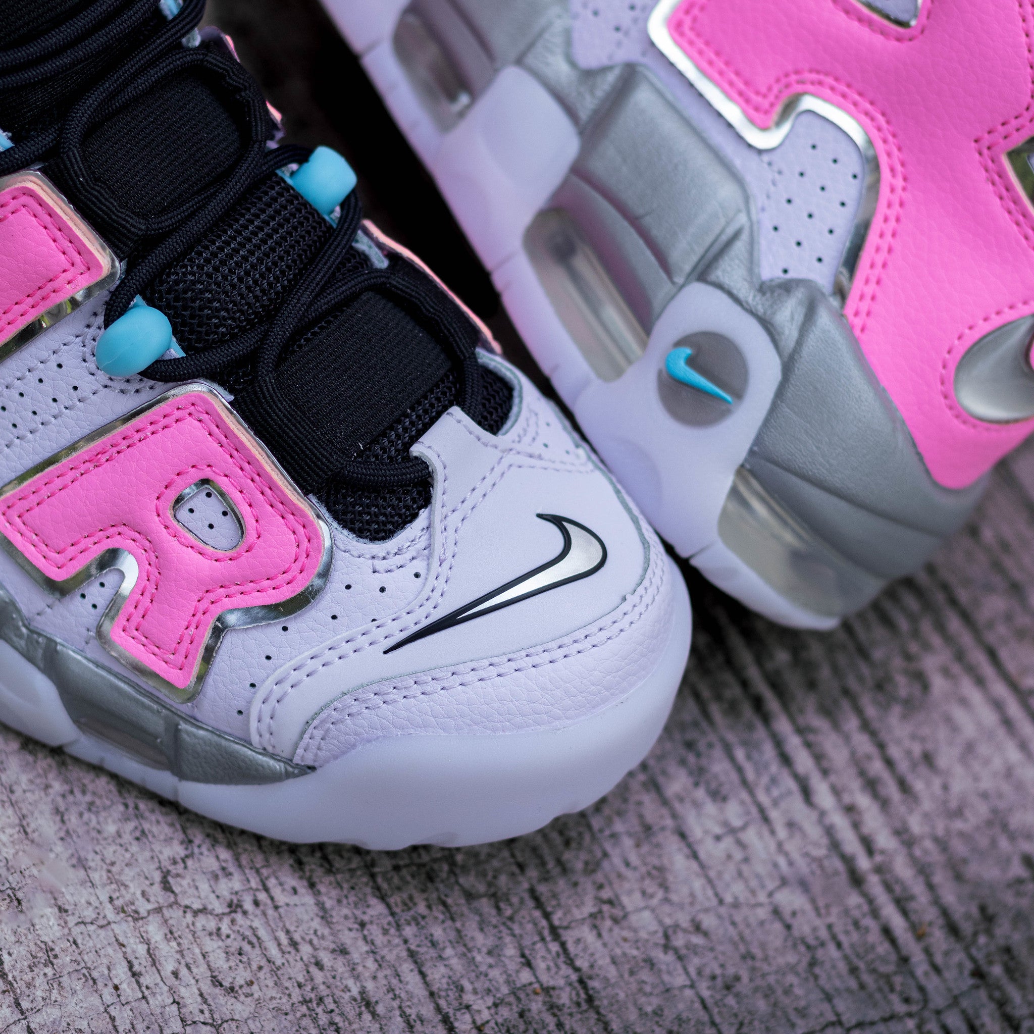 NIKE AIR MORE UPTEMPO METALLIC PINK W