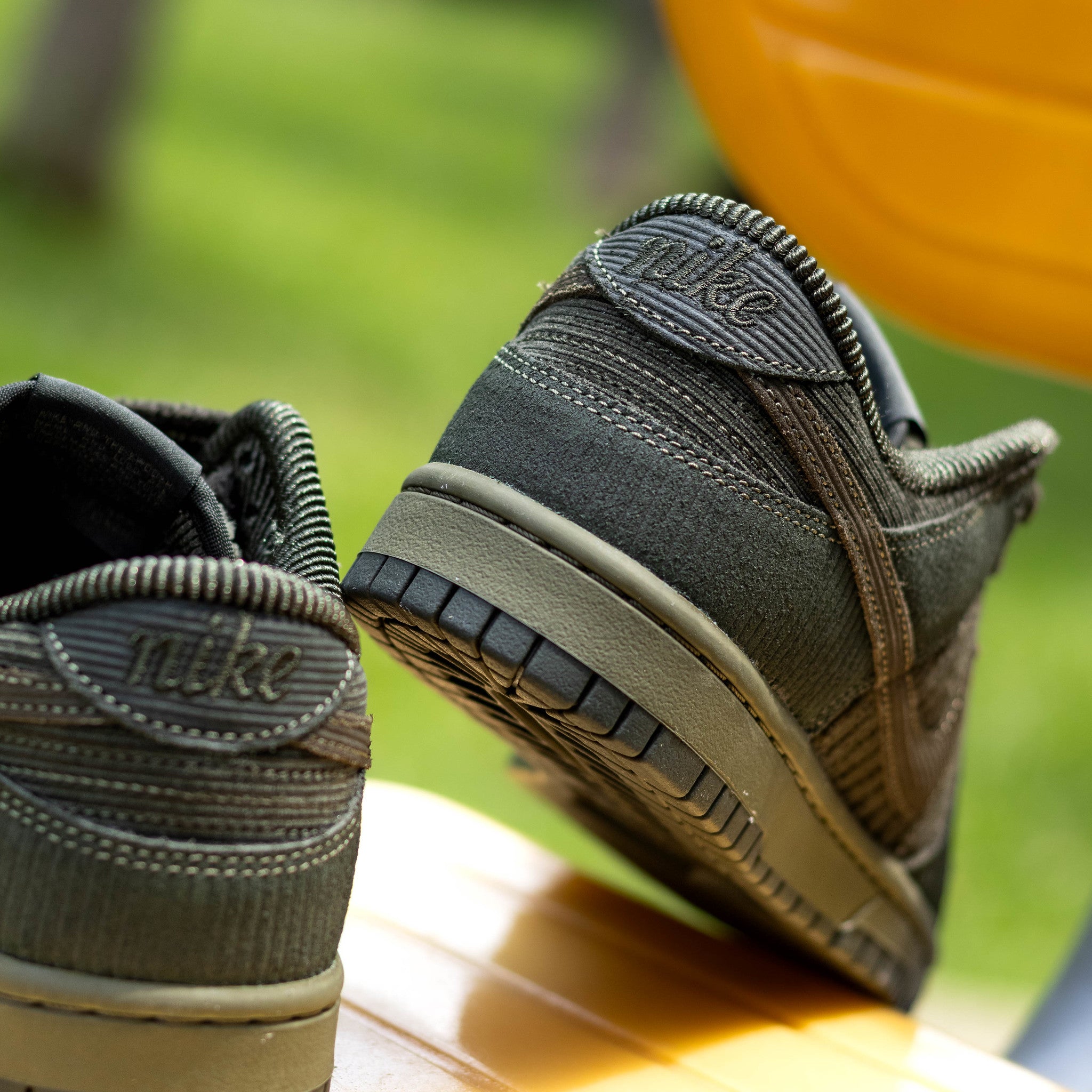 NIKE DUNK LOW PRM CARGO KHAKI