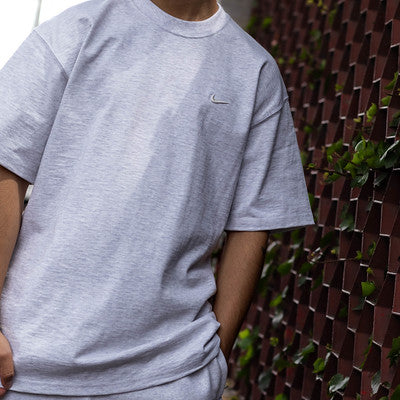 NIKE TEE 560 GREY