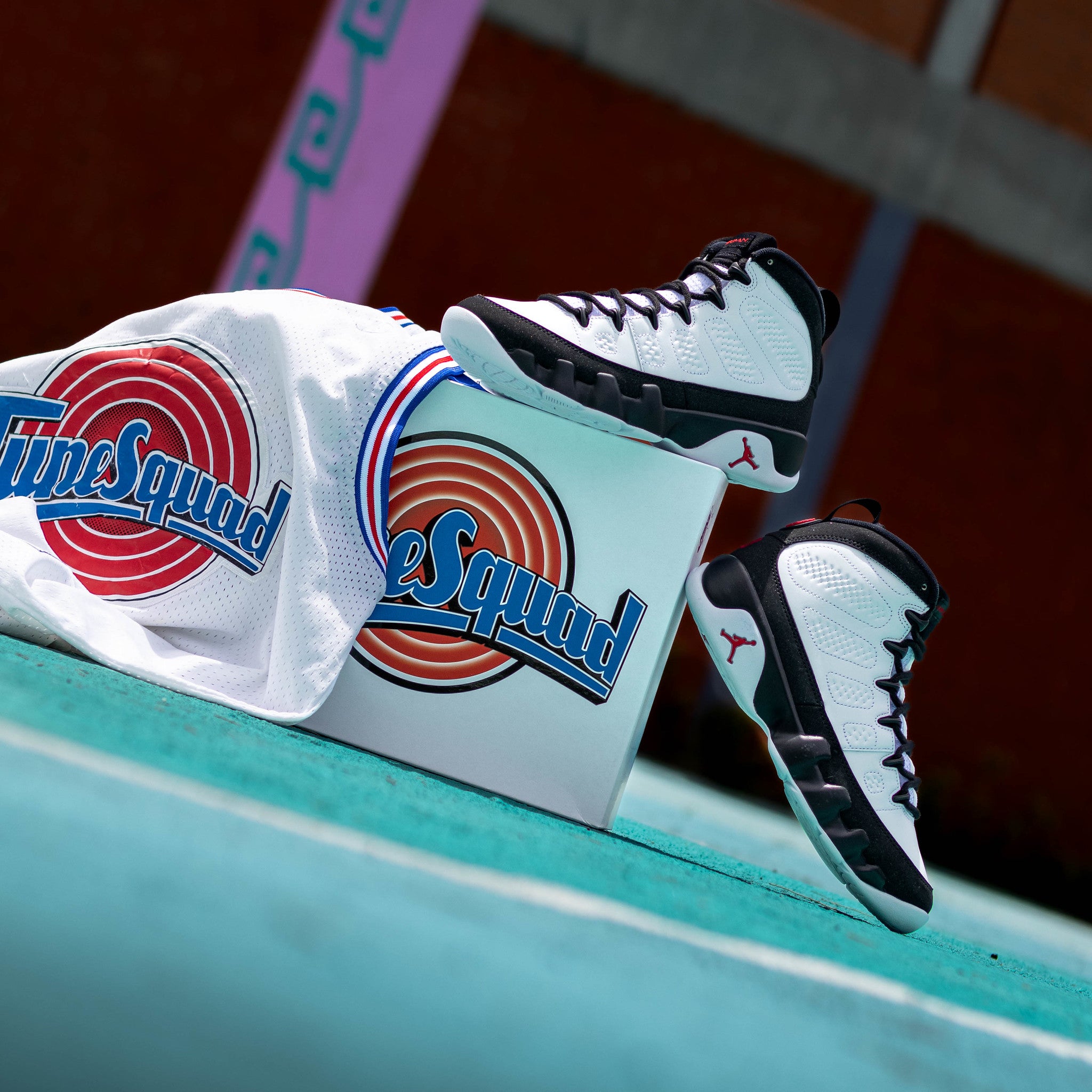 AIR JORDAN 9 SPACEJAM O