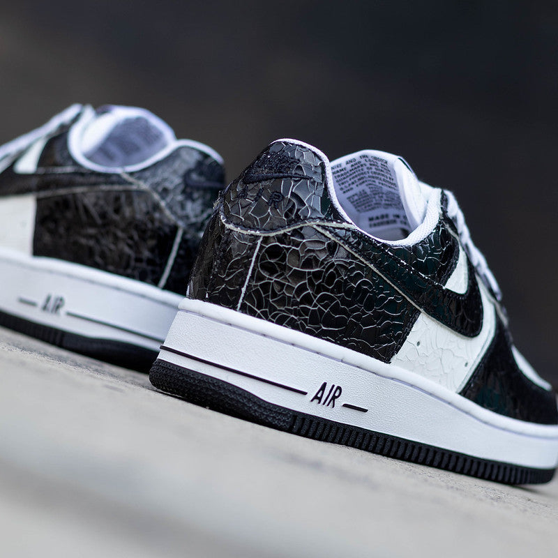 NIKE AIR FORCE ONE CRACKED BLACK WHITE