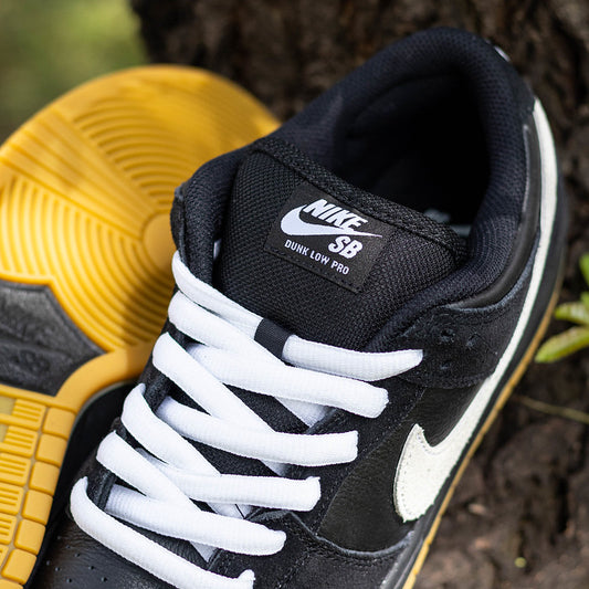 NIKE SB DUNK LOW BLACK WHITE GUM