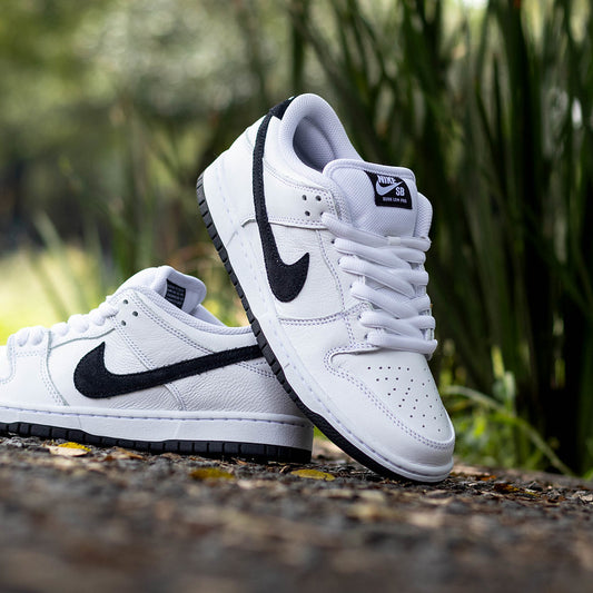 NIKE SB DUNK LOW WHITE BLACK