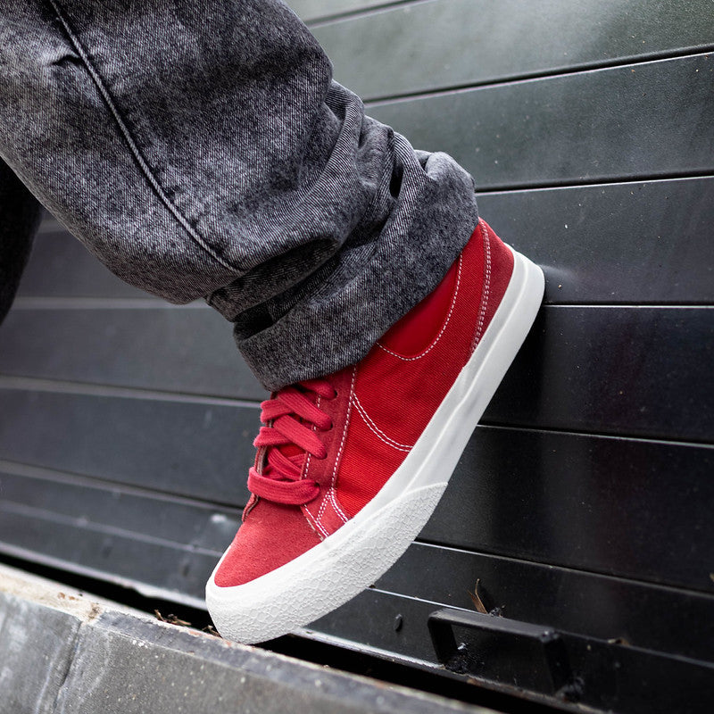 NIKE BLAZY VARSITY RED