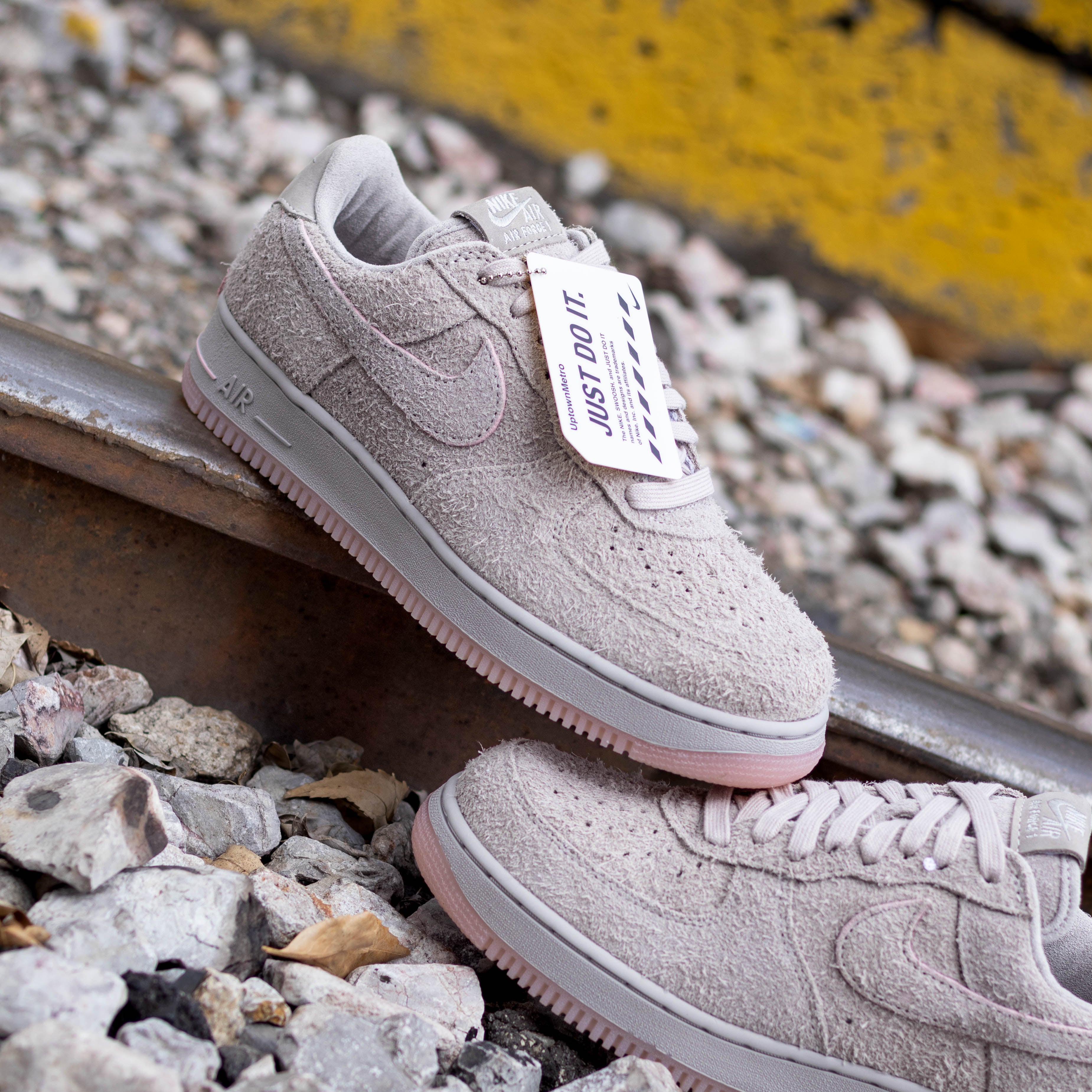 NIKE AIR FORCE ONE LOW METROCARD