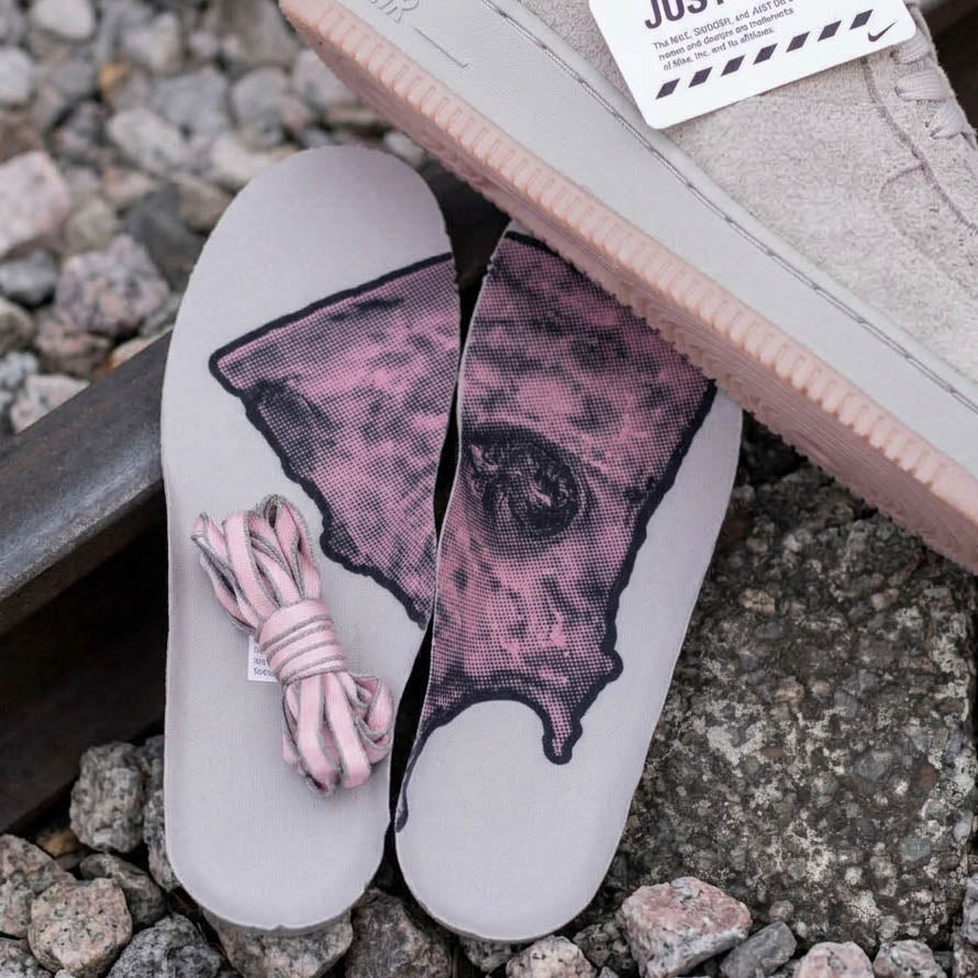 NIKE AIR FORCE ONE LOW METROCARD