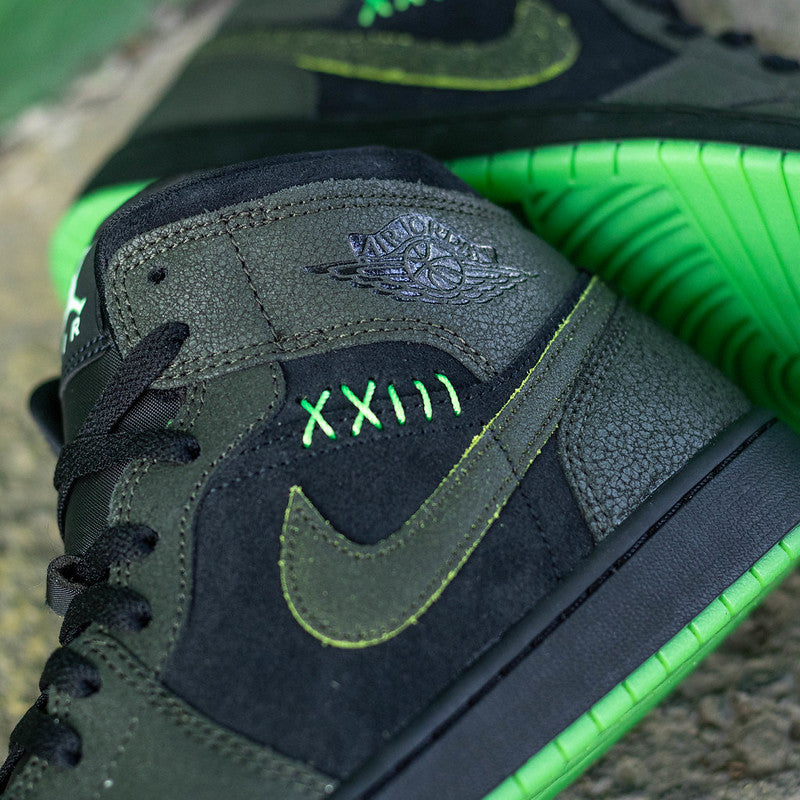 AIR JORDAN 1 MID HALLOWEEN