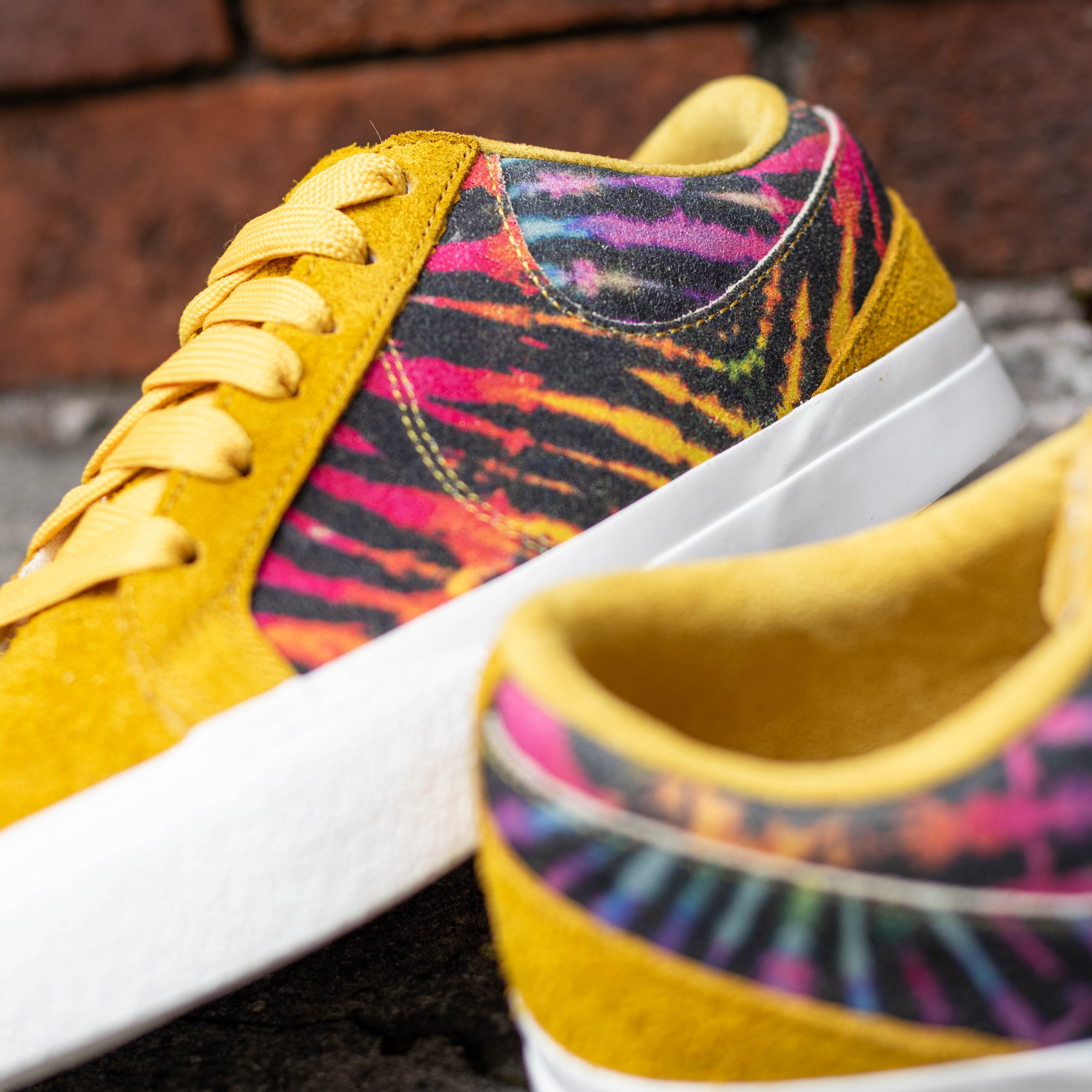 NIKE BLAZY T IE DYE