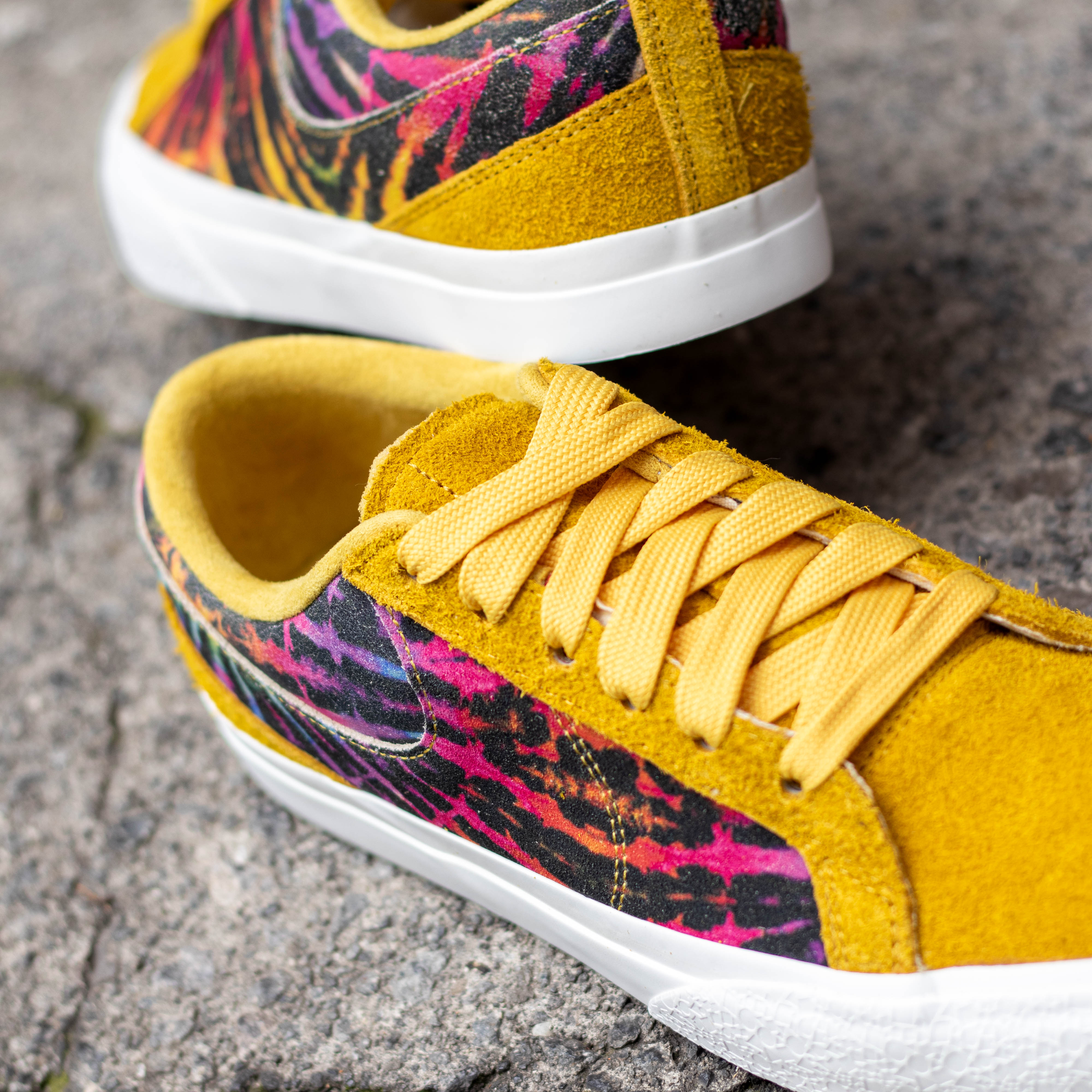NIKE BLAZY T IE DYE