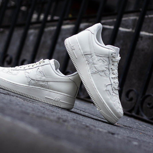 NIKE AIR FORCE ONE LOW SAIL STARS
