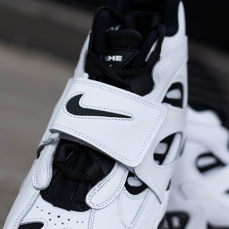 NIKE AIR DIAMOND TURF 2 WHITE BLACK