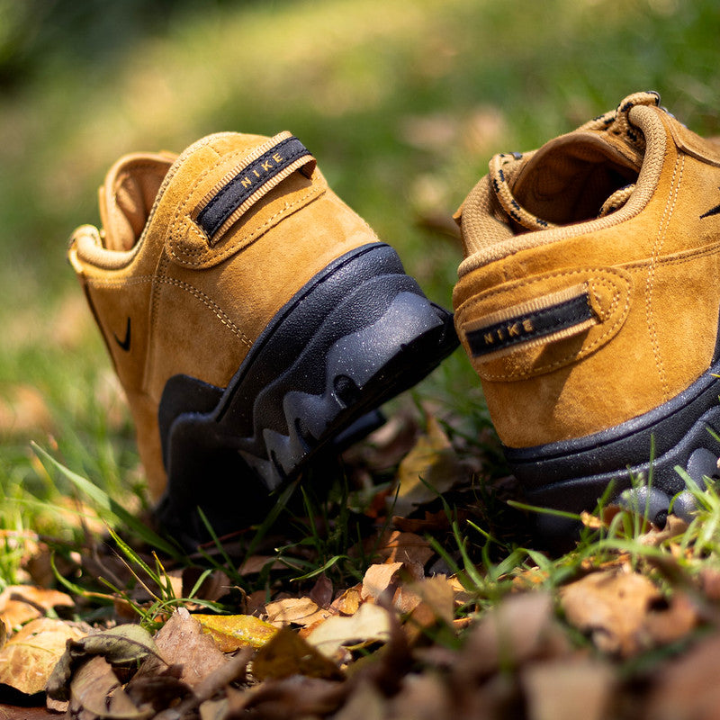 NIKE LAHAR LOW WHEAT W