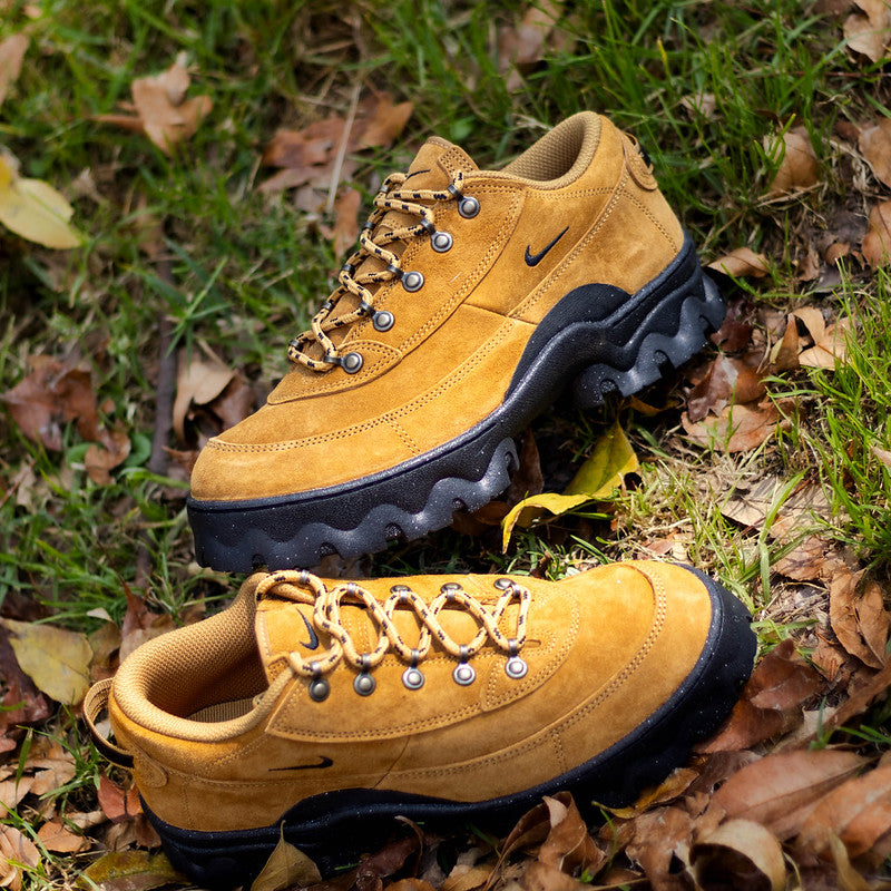 NIKE LAHAR LOW WHEAT W