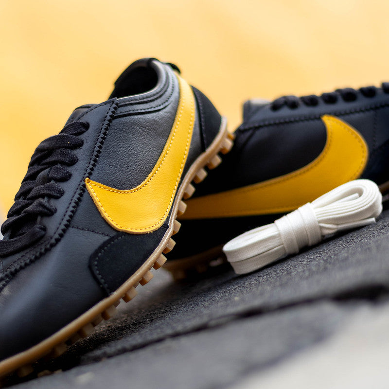 NIKE MOON SHOE BLACK YELLOW W