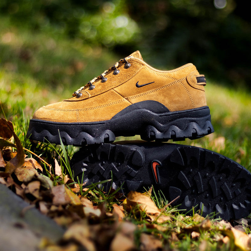 NIKE LAHAR LOW WHEAT W