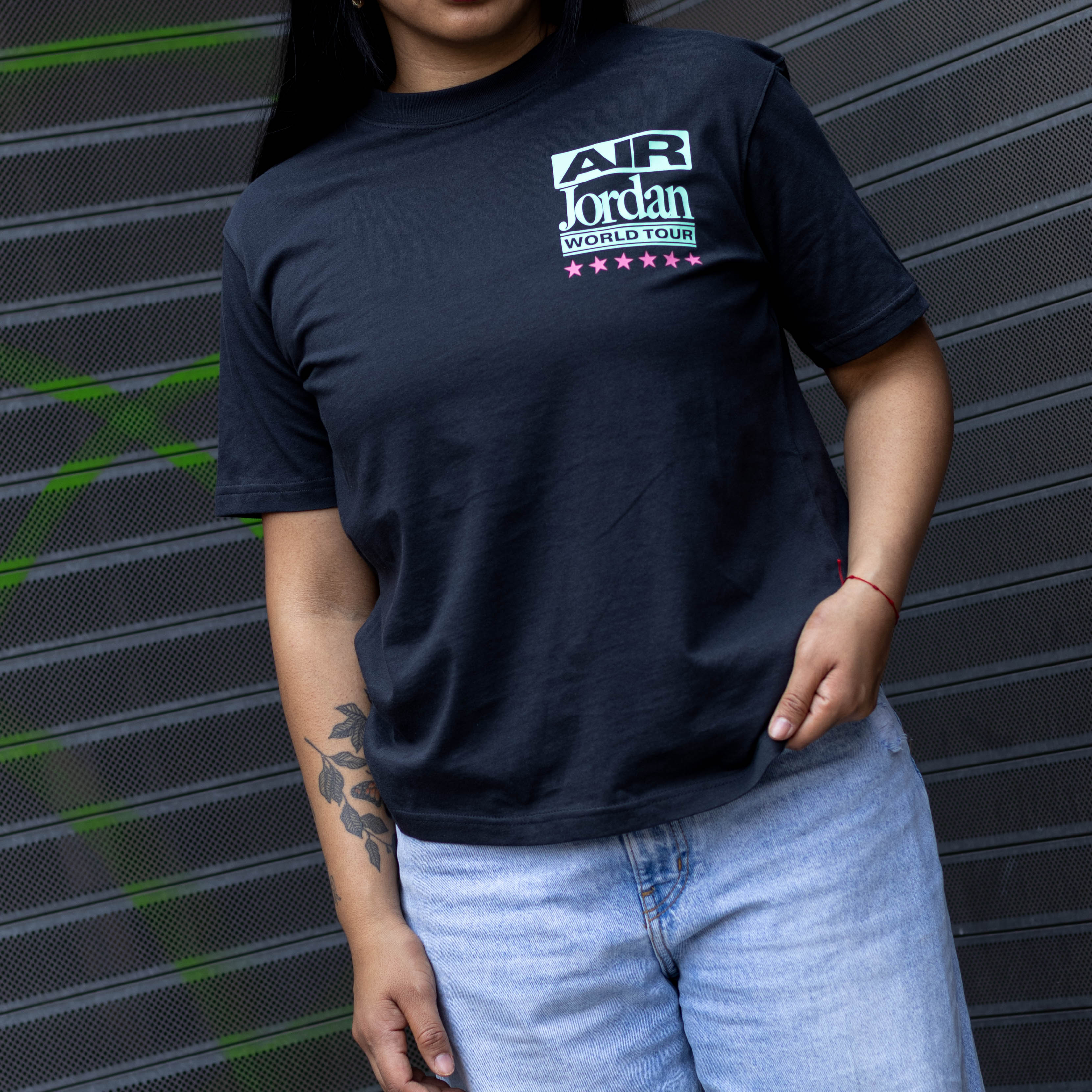 JORDAN TEE WORLD TOUR OFF NOIR W